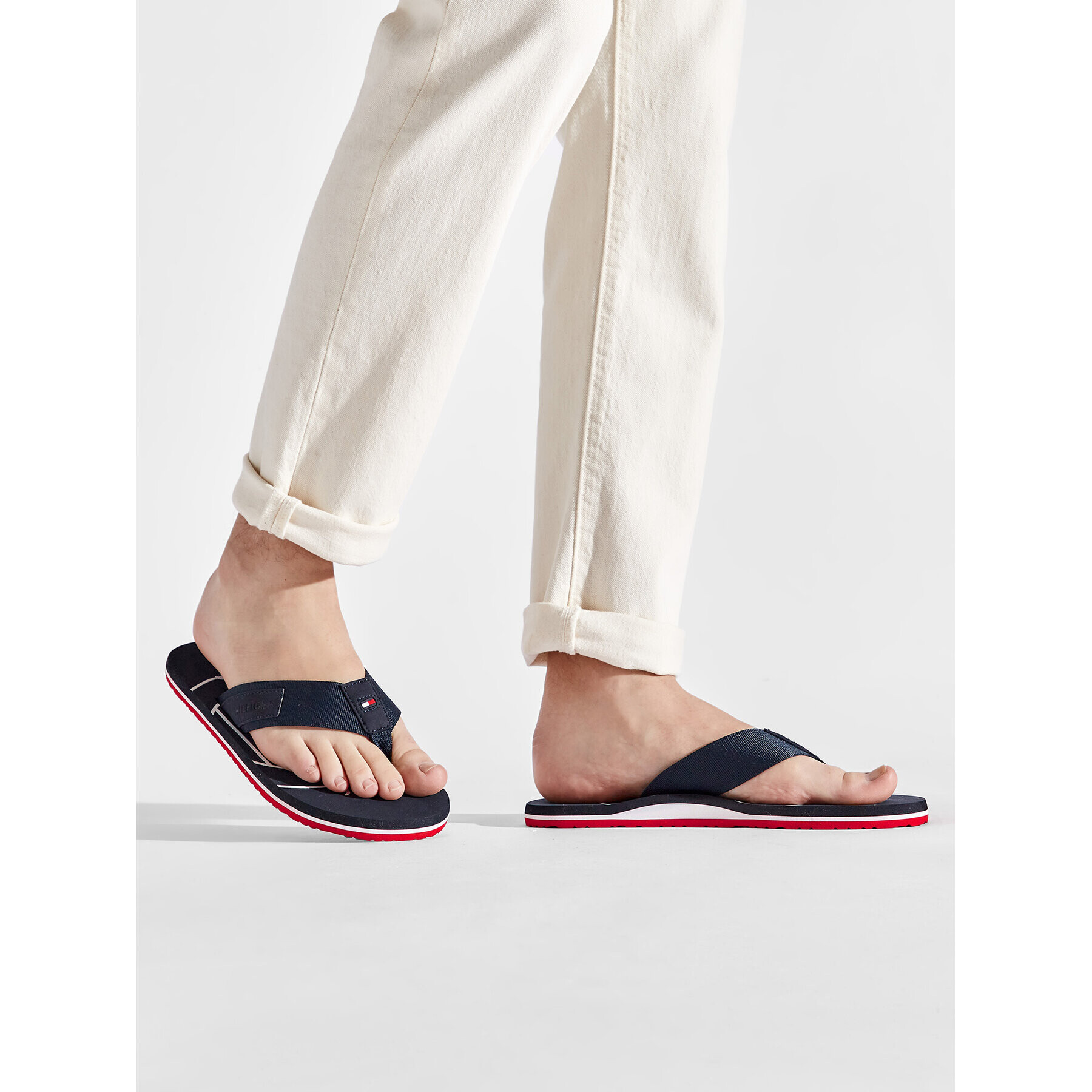 Tommy Hilfiger Джапанки Embossed Hilfiger Beach Sandal FM0FM03982 Тъмносин - Pepit.bg