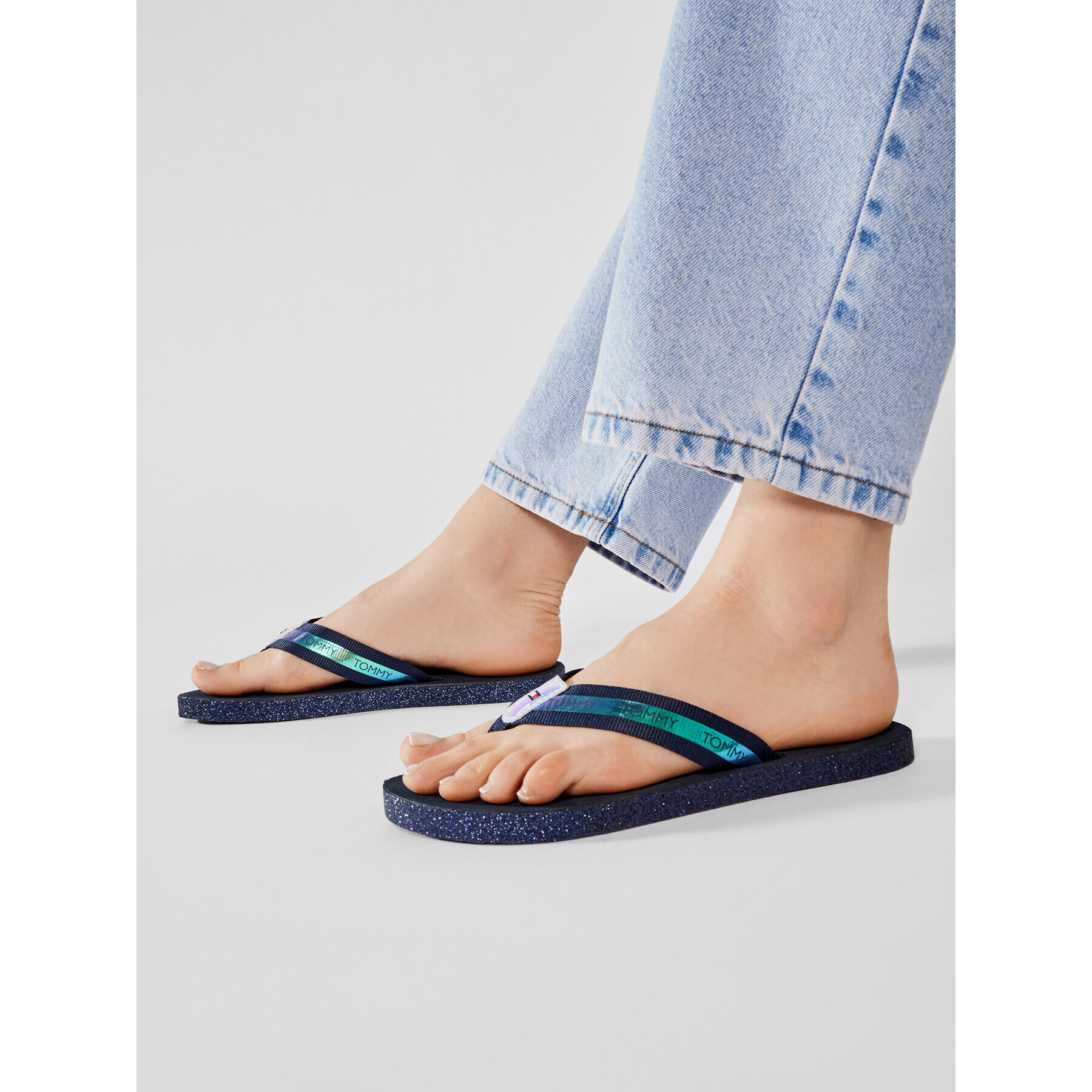 Tommy Hilfiger Джапанки Flat Beach Sandal Iridescent FW0FW05125 Тъмносин - Pepit.bg