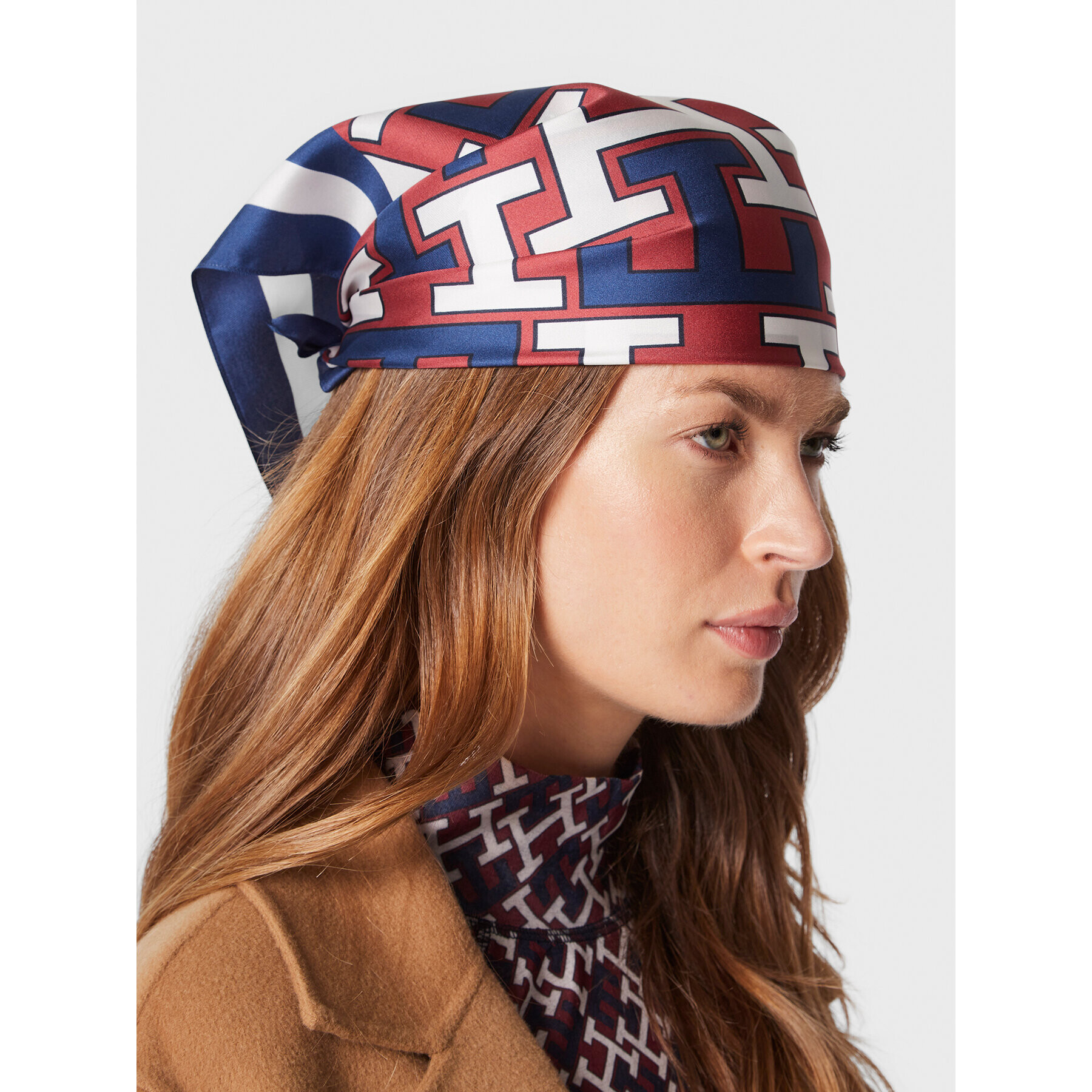 Tommy Hilfiger Фишу Iconic Monogram AW0AW14009 Цветен - Pepit.bg