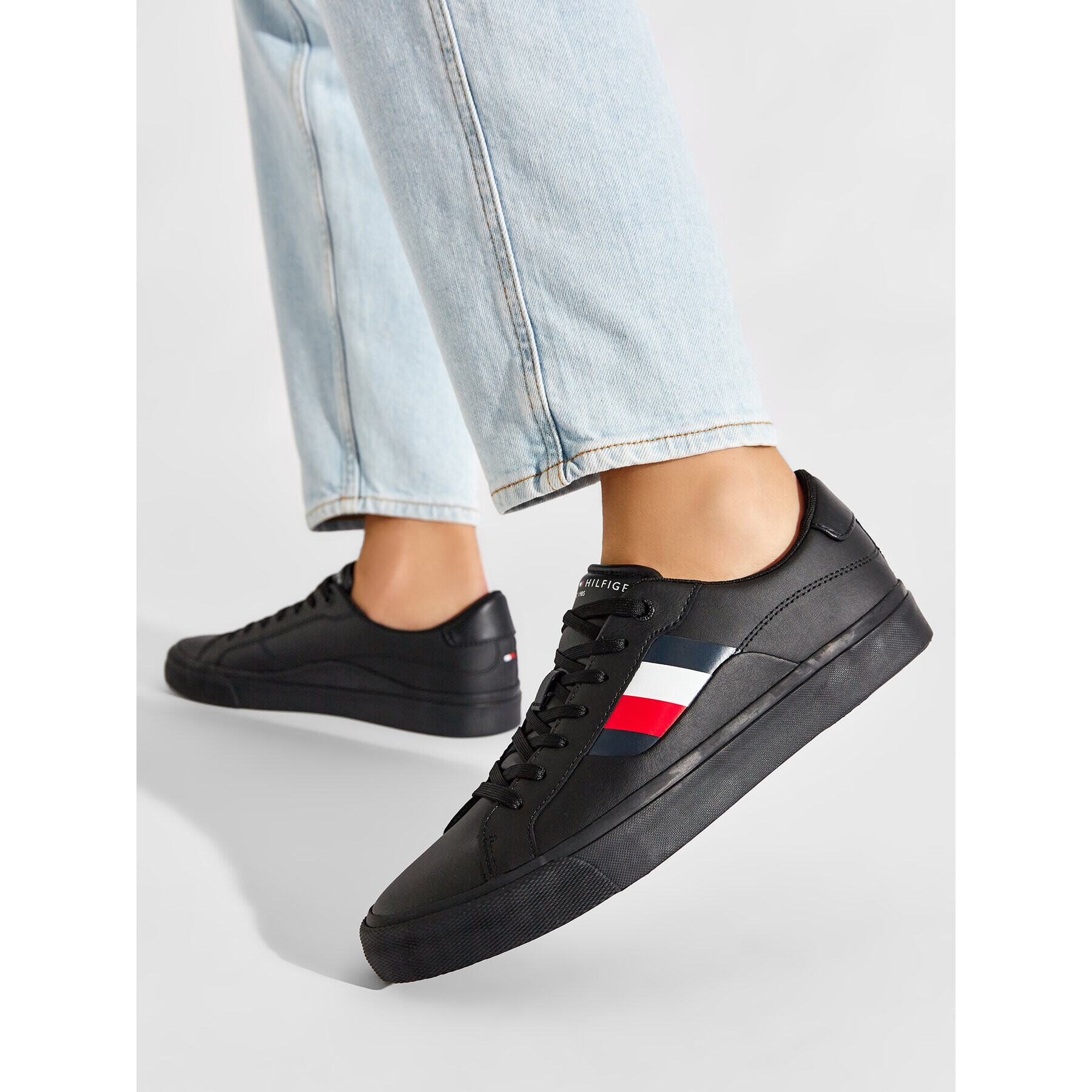 Tommy Hilfiger Гуменки Core Stripes Vulc Leather FM0FM04140 Черен - Pepit.bg