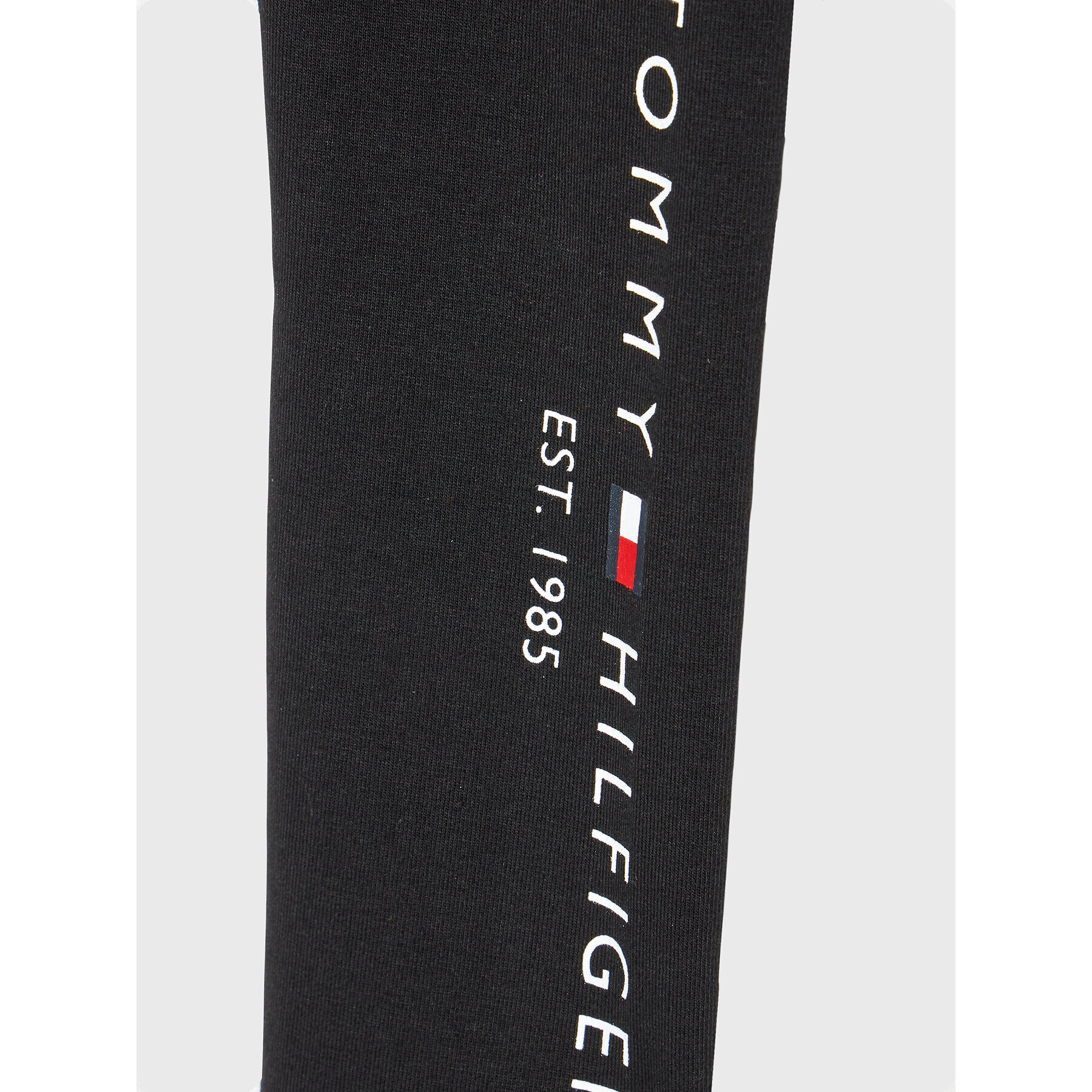 Tommy Hilfiger Клин Essential KG0KG06586 M Черен Slim Fit - Pepit.bg