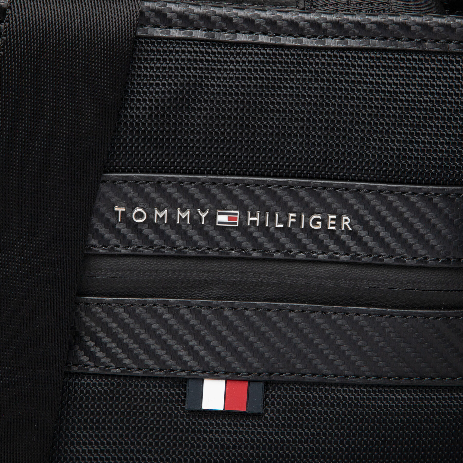 Tommy Hilfiger Мъжка чантичка Elevated Nylon Mini Crossover AM0AM07762 Черен - Pepit.bg