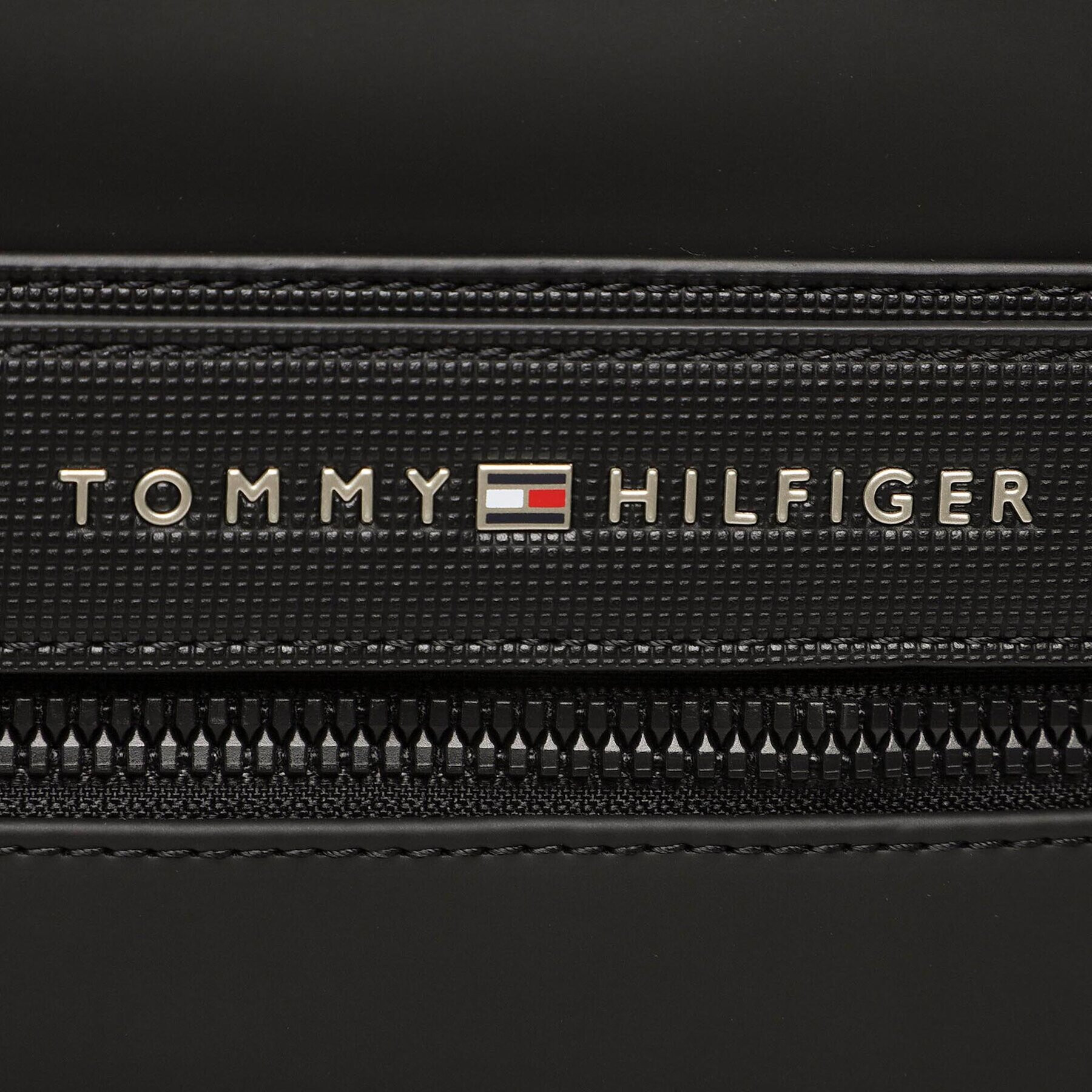 Tommy Hilfiger Мъжка чантичка Th Casual Crossover AM0AM10556 Черен - Pepit.bg