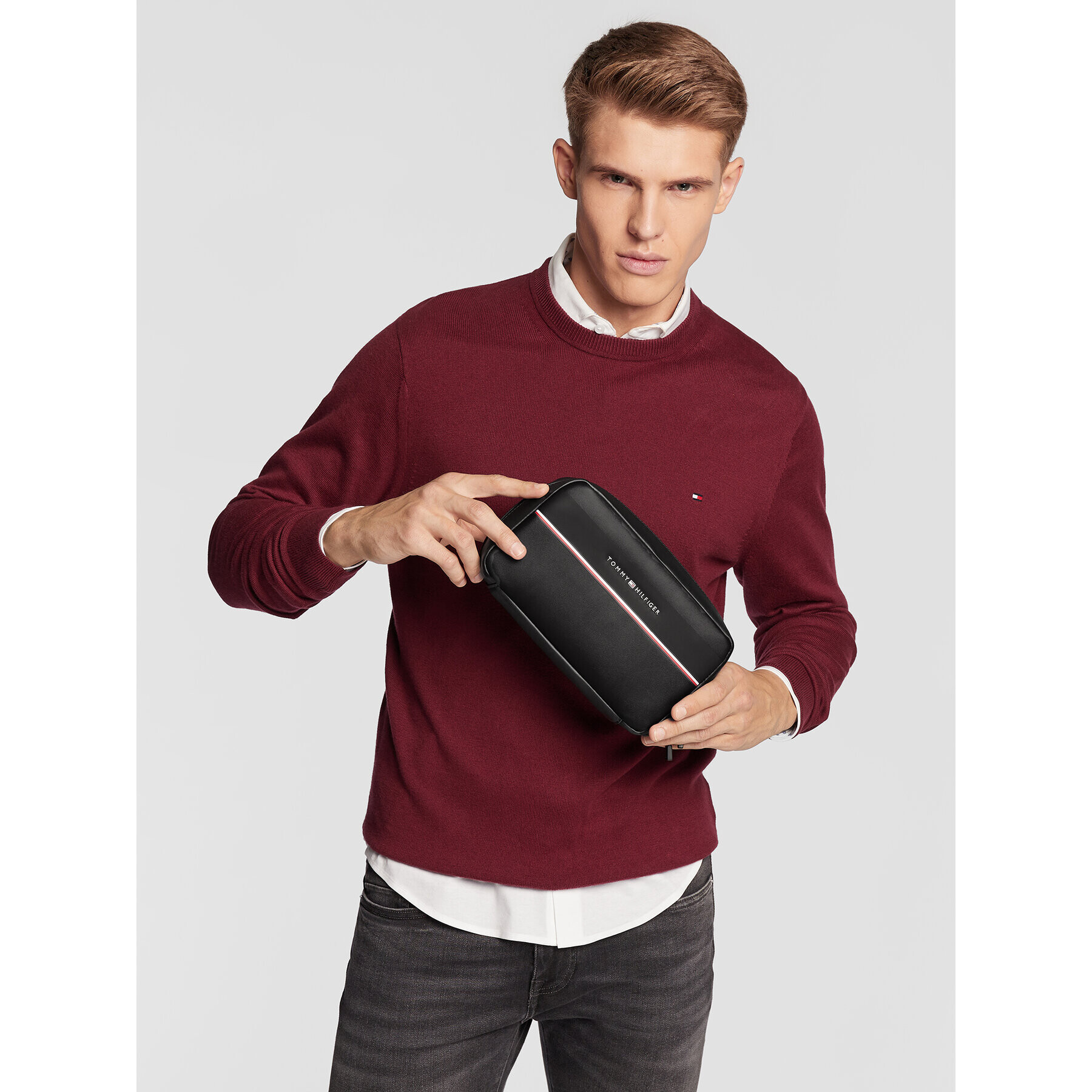 Tommy Hilfiger Мъжка чантичка Th Commuter Tech Pouch AM0AM08136 Черен - Pepit.bg