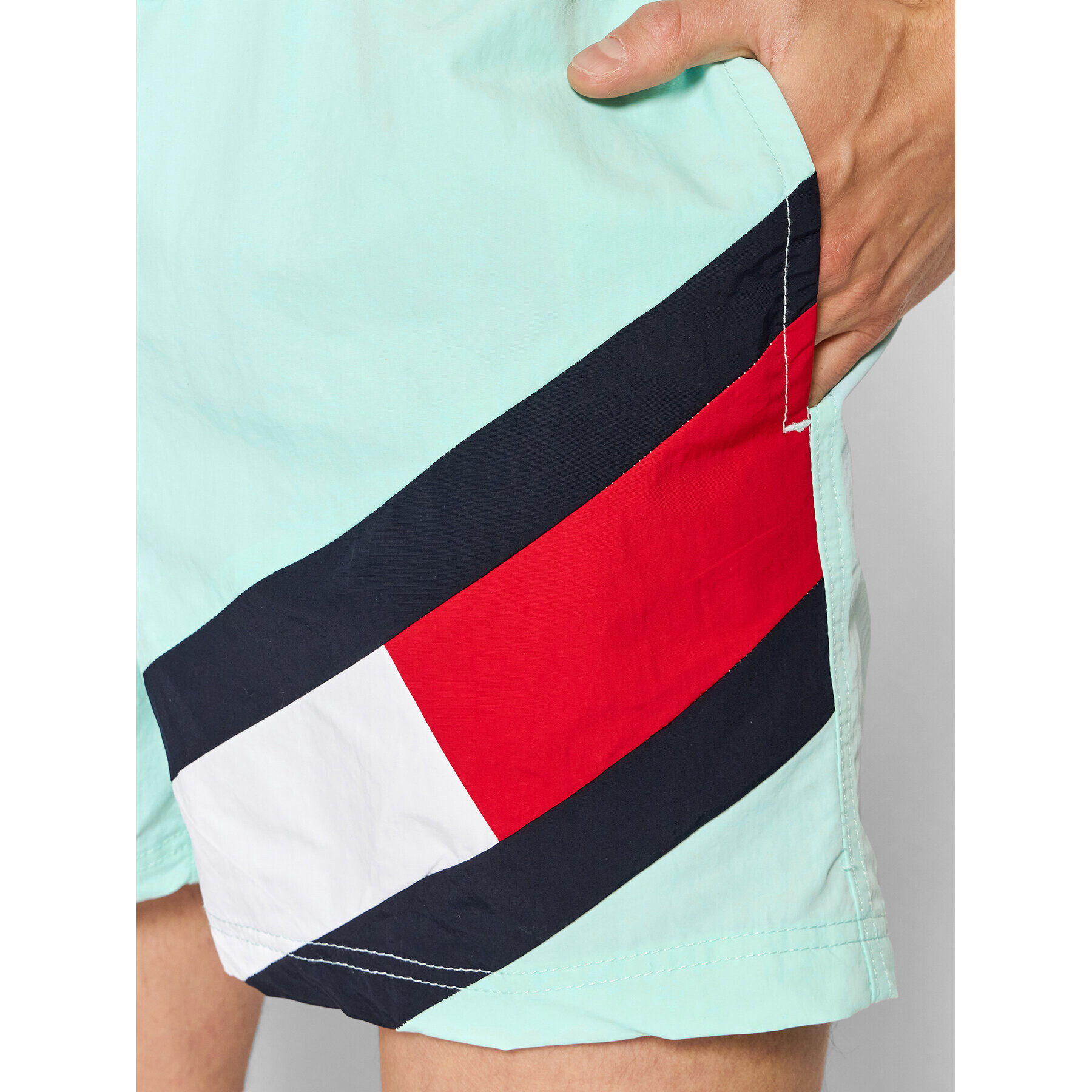 Tommy Hilfiger Плувни шорти Medium Drawstring UM0UM02048 Зелен Slim Fit - Pepit.bg