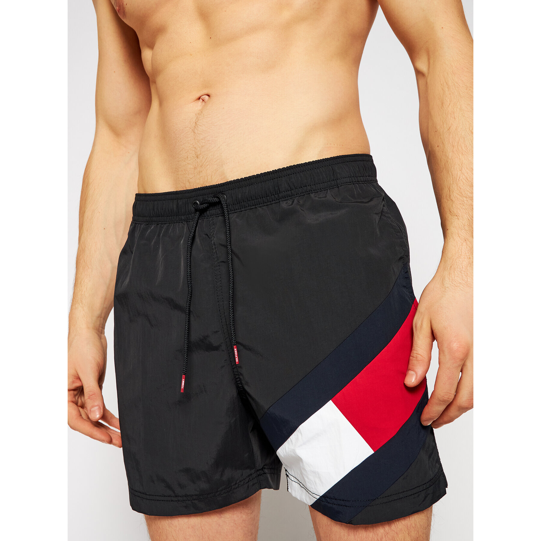 Tommy Hilfiger Плувни шорти Sf Medium Drawstring UM0UM02048 Черен Slim Fit - Pepit.bg