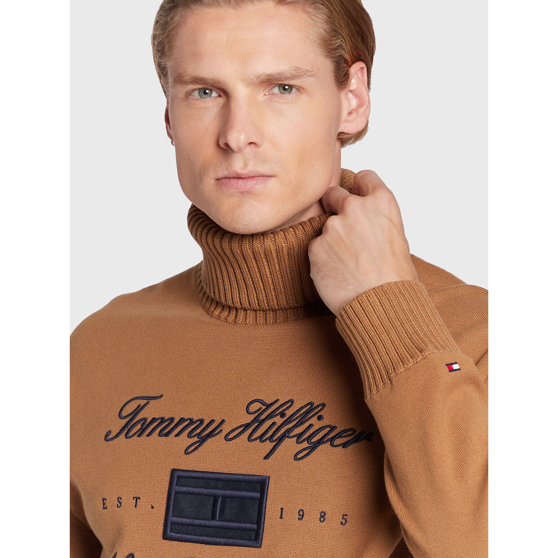 Tommy Hilfiger Поло MW0MW27937 Кафяв Loose Fit - Pepit.bg