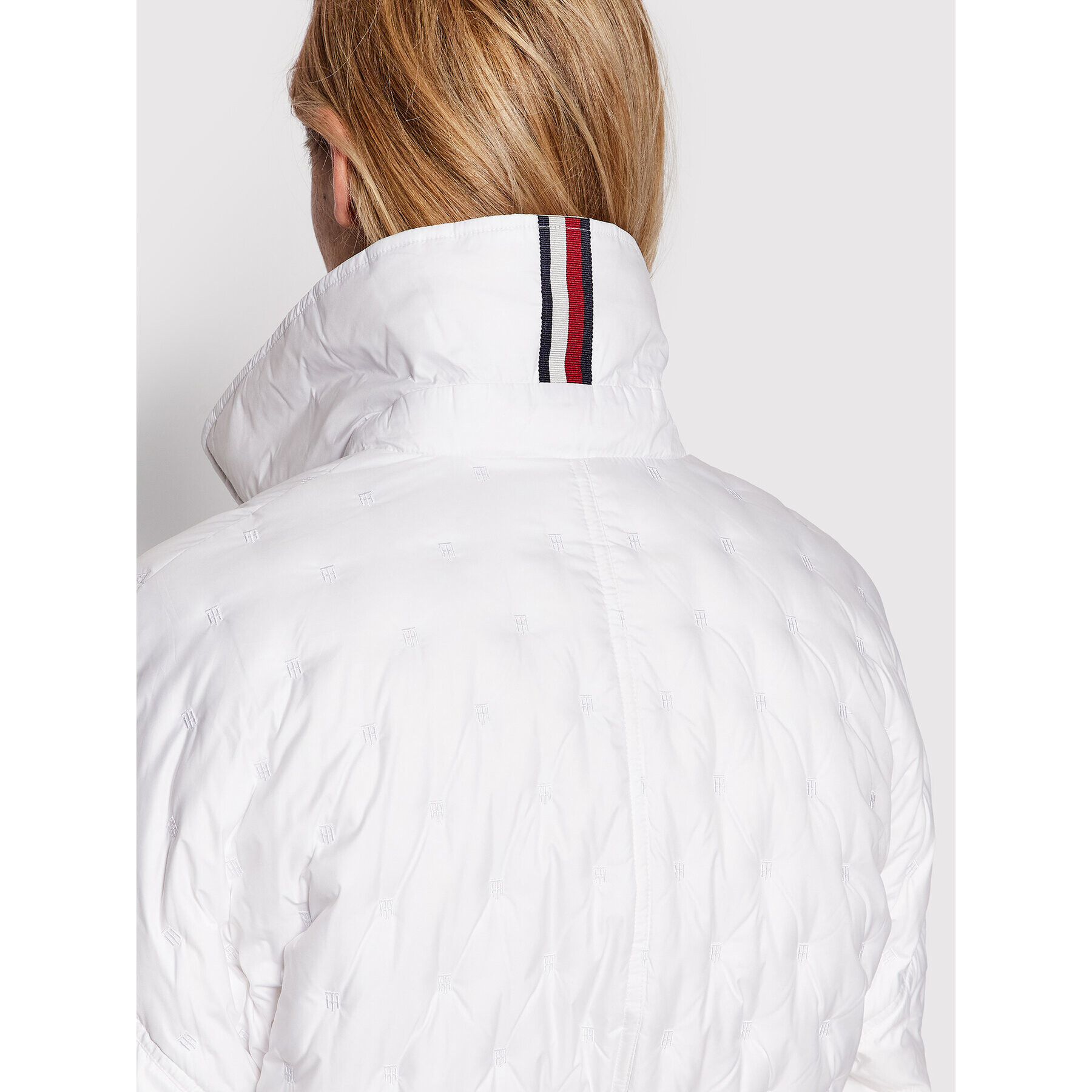 Tommy Hilfiger Пухено яке Embro WW0WW35307 Бял Regular Fit - Pepit.bg