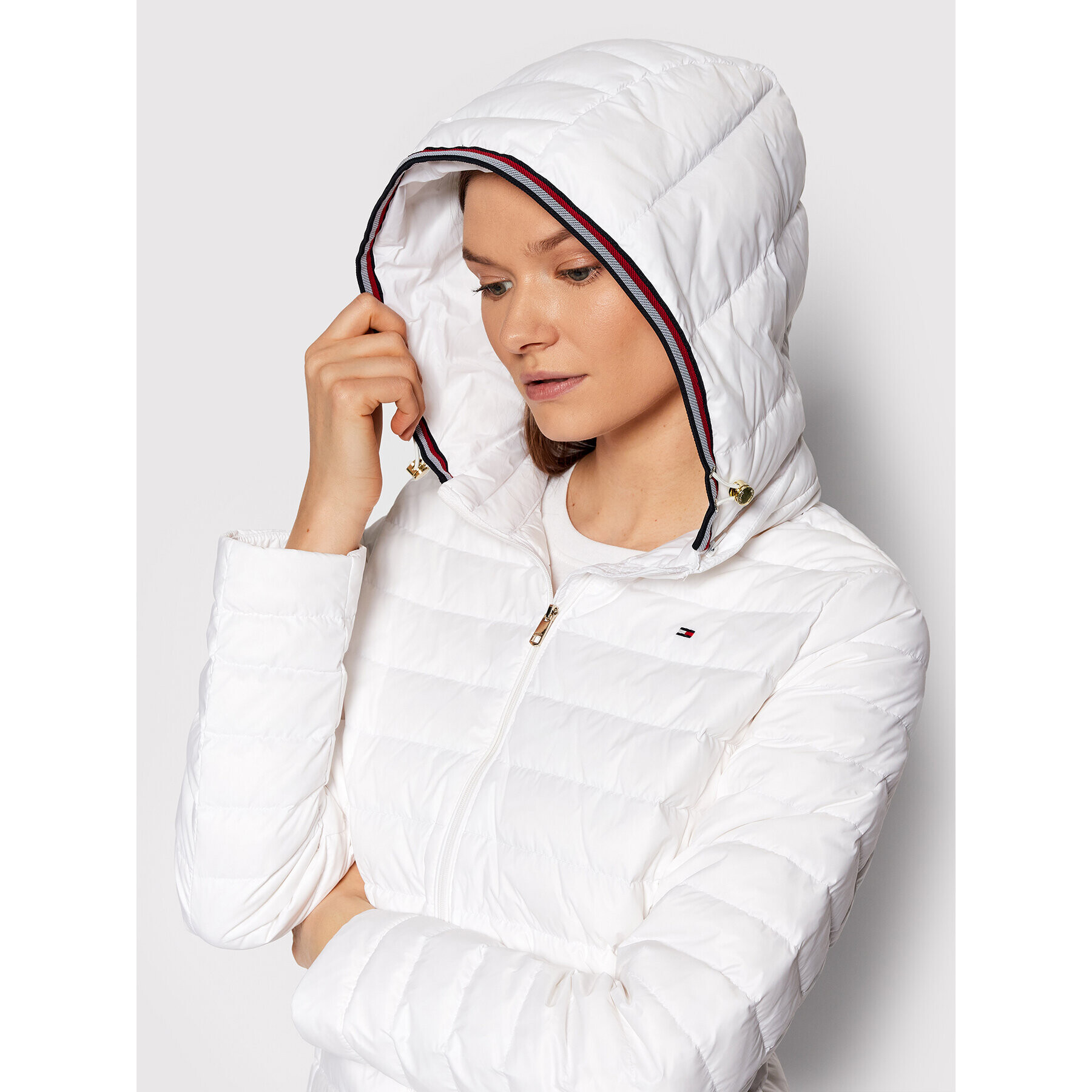 Tommy Hilfiger Пухено яке Ess Lw Down WW0WW30842 Бял Regular Fit - Pepit.bg