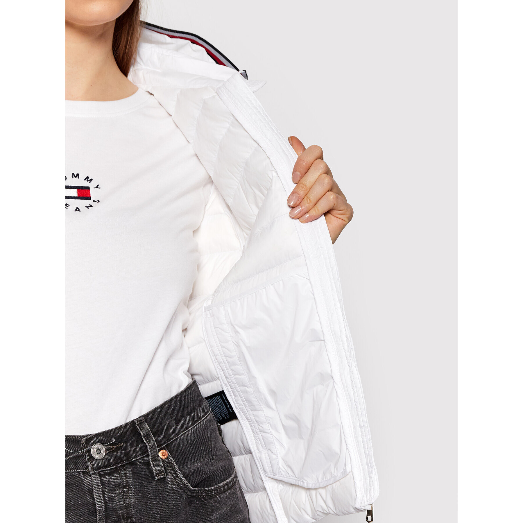 Tommy Hilfiger Пухено яке Ess Lw Down WW0WW30842 Бял Regular Fit - Pepit.bg