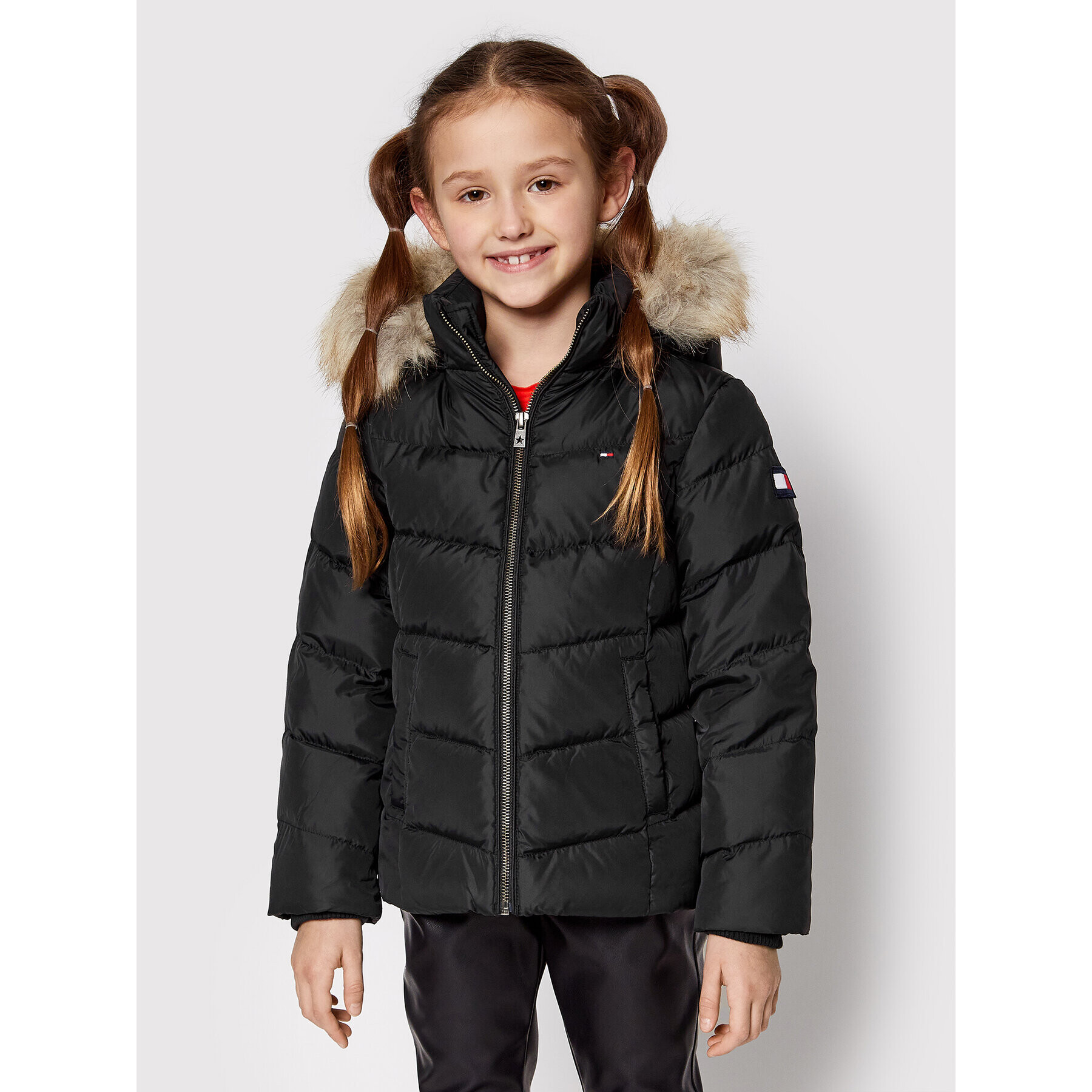 Tommy Hilfiger Пухено яке Essential Down KG0KG05980 M Черен Regular Fit - Pepit.bg