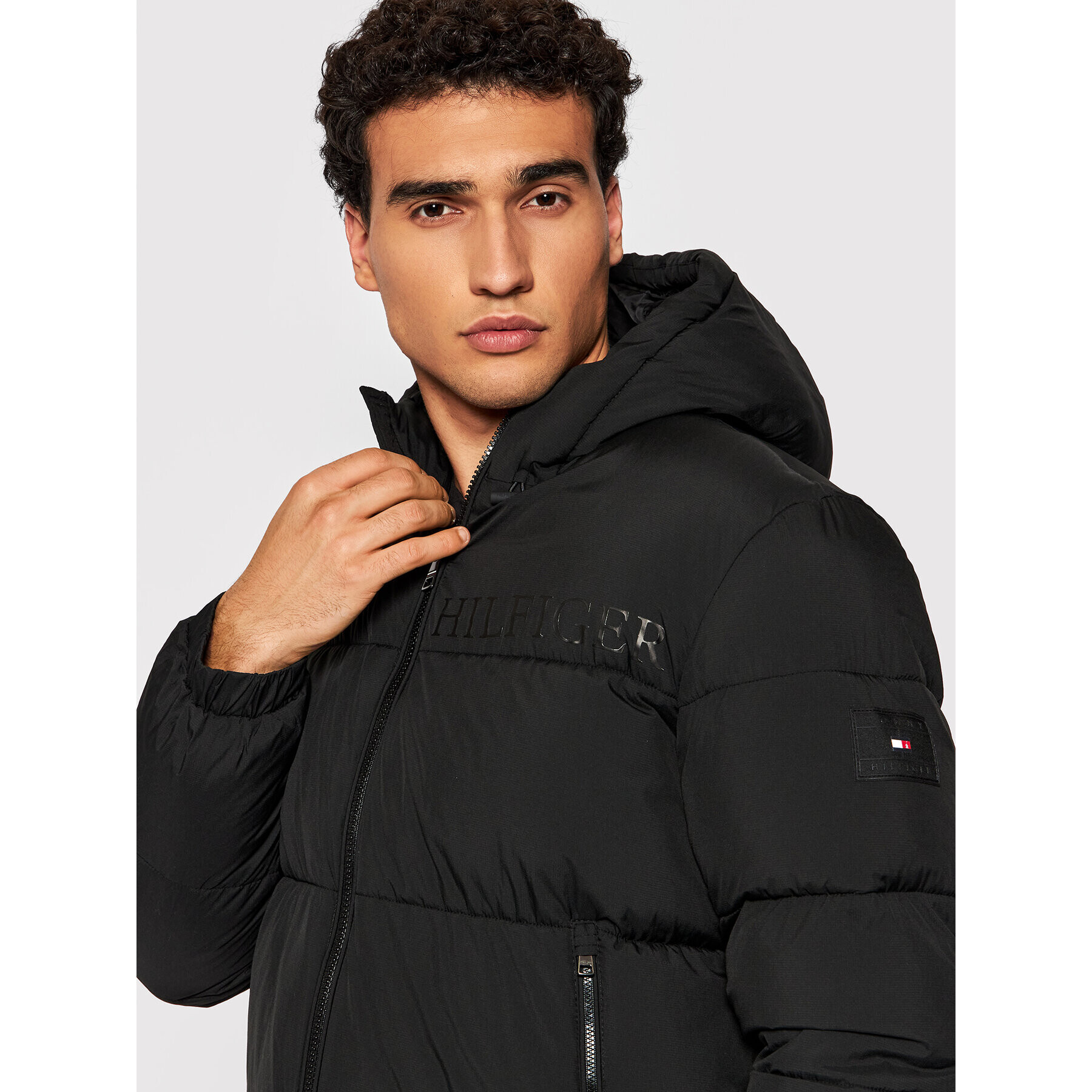 Tommy Hilfiger Пухено яке High Loft MW0MW19656 Черен Regular Fit - Pepit.bg