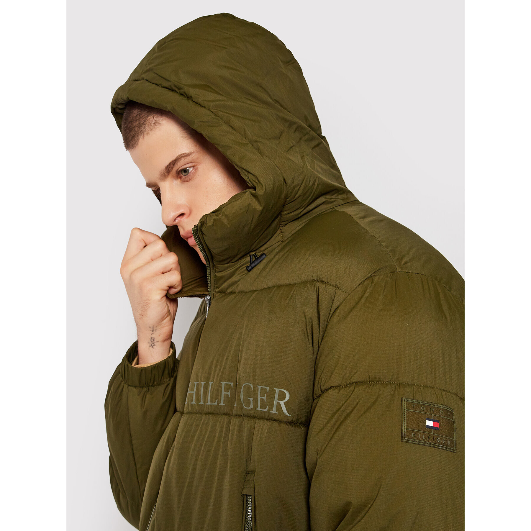 Tommy Hilfiger Пухено яке High Loft MW0MW19657 Зелен Regular Fit - Pepit.bg