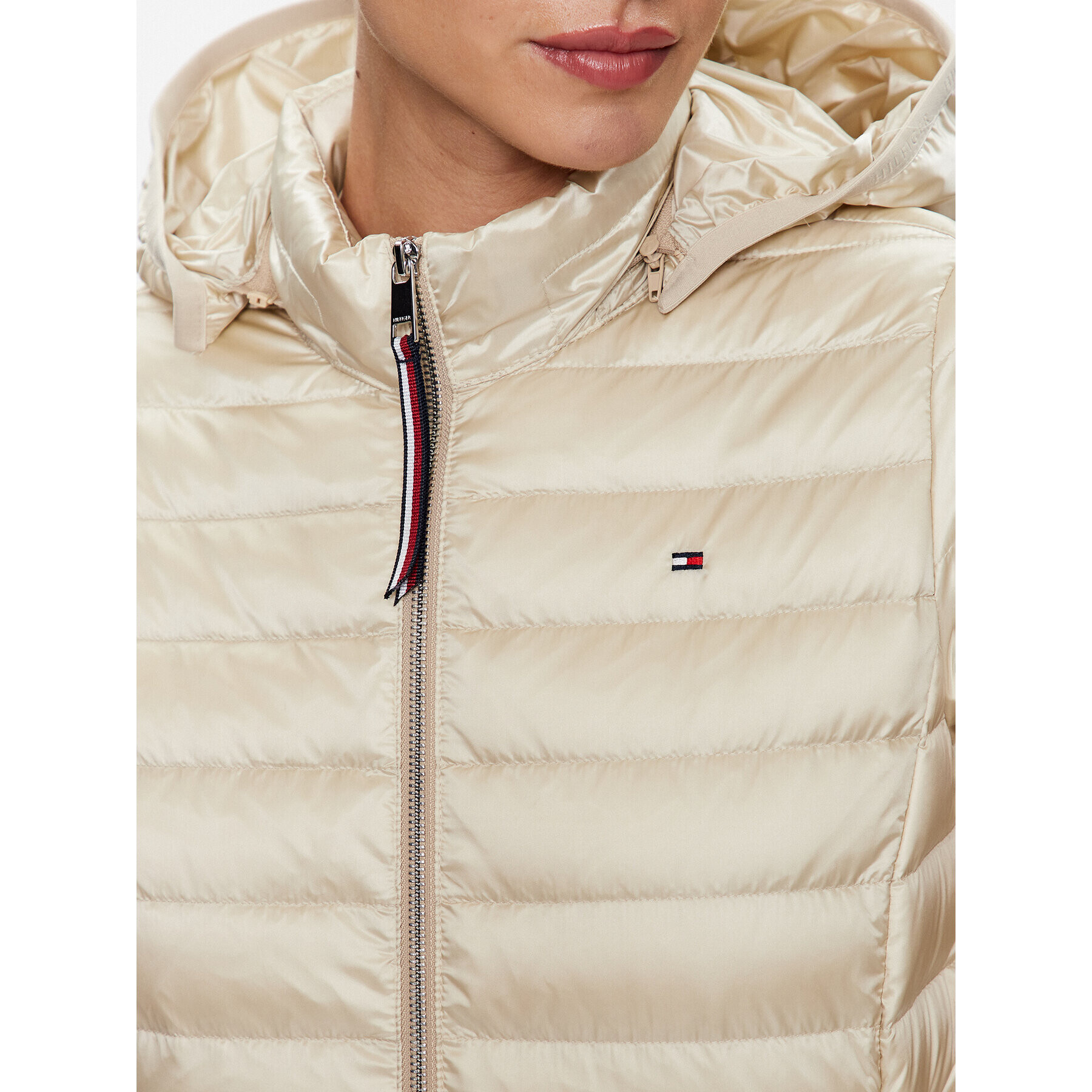 Tommy Hilfiger Пухено яке Feminne WW0WW37264 Бежов Regular Fit - Pepit.bg