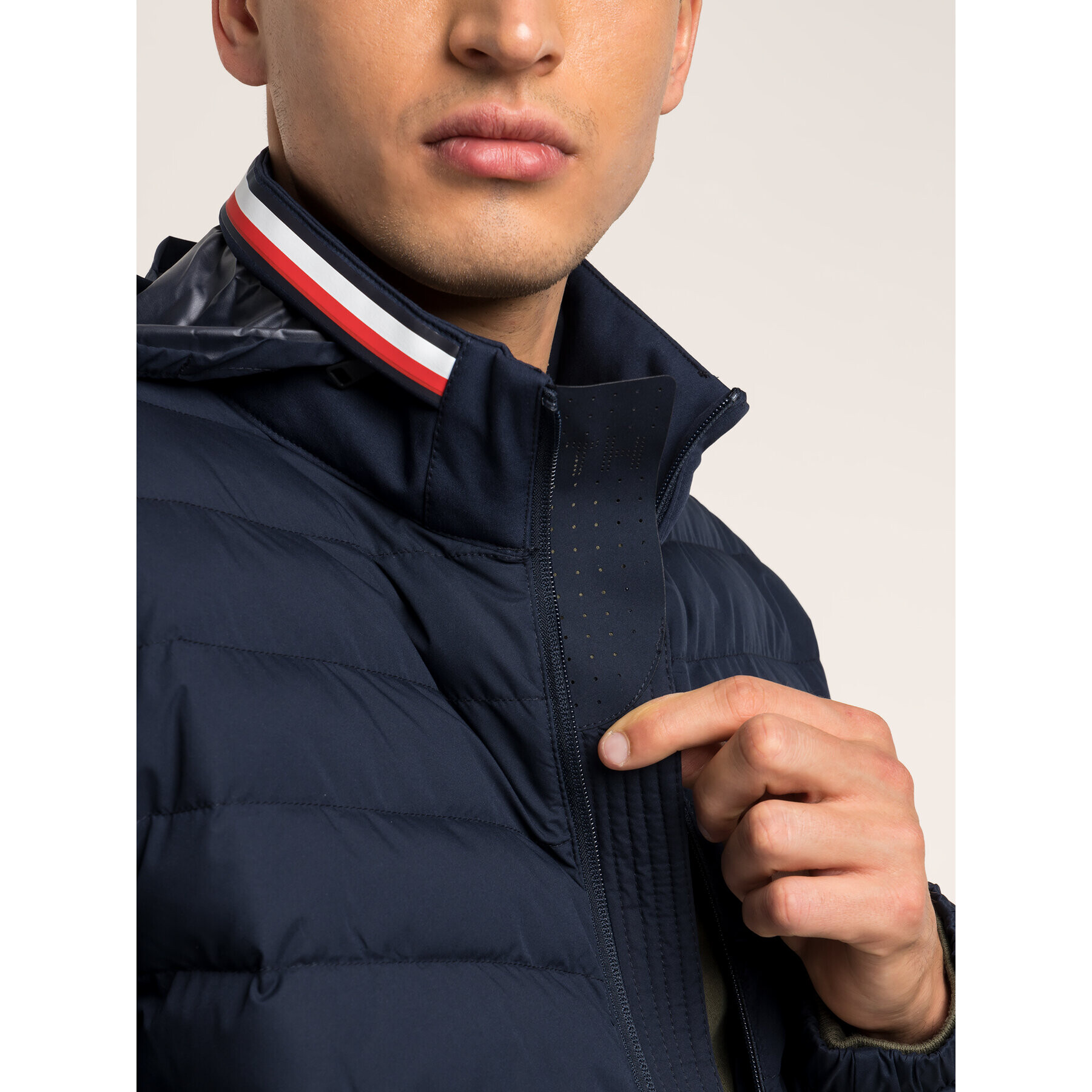 Tommy Hilfiger Пухено яке Strech Quilted MW0MW11495 Тъмносин Regular Fit - Pepit.bg