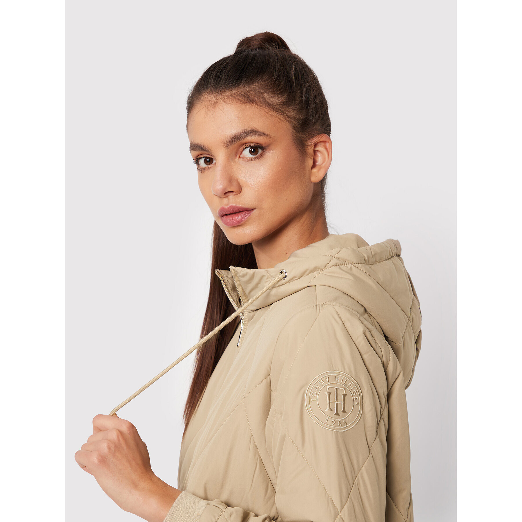 Tommy Hilfiger Пухено яке WW0WW35101 Бежов Regular Fit - Pepit.bg
