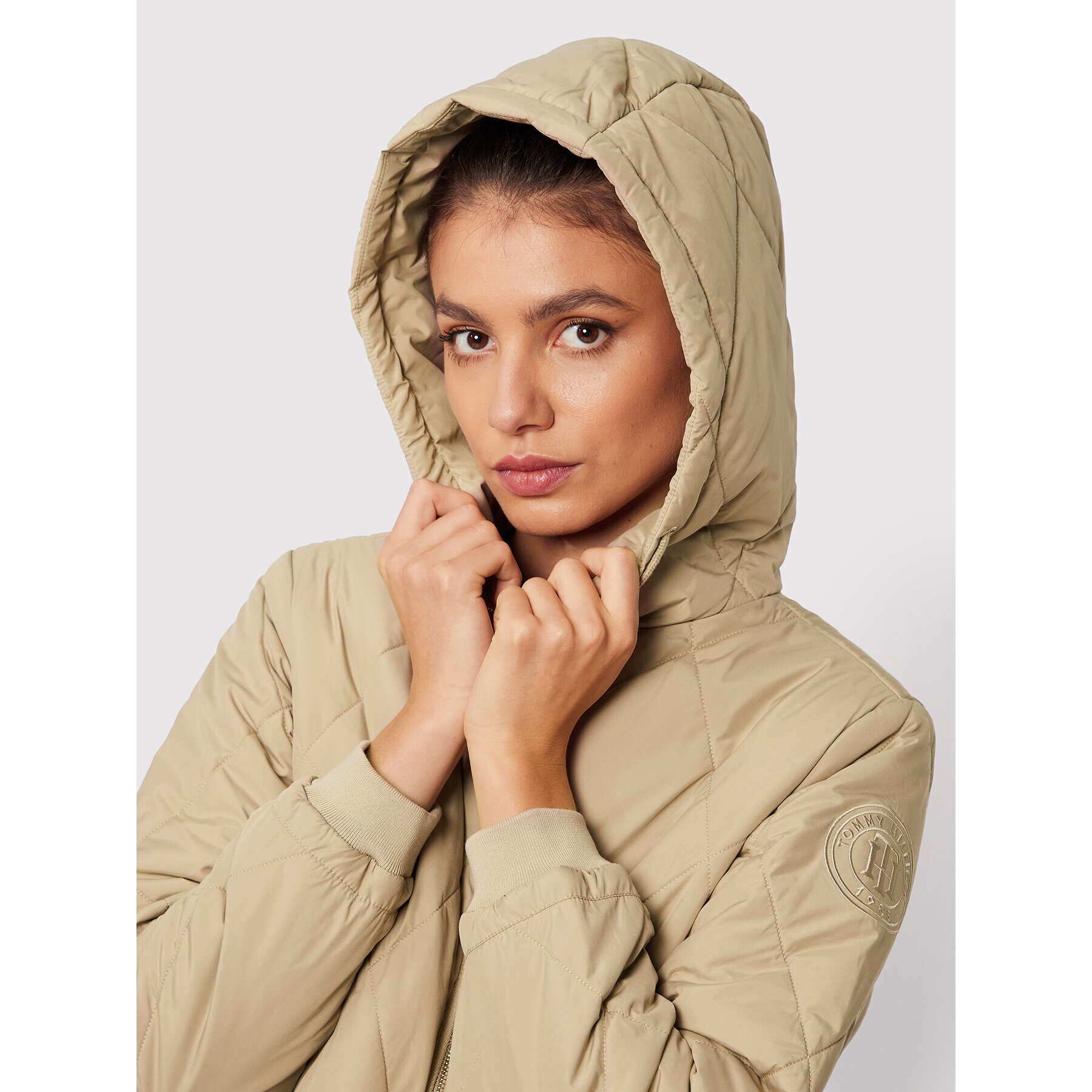 Tommy Hilfiger Пухено яке WW0WW35101 Бежов Regular Fit - Pepit.bg