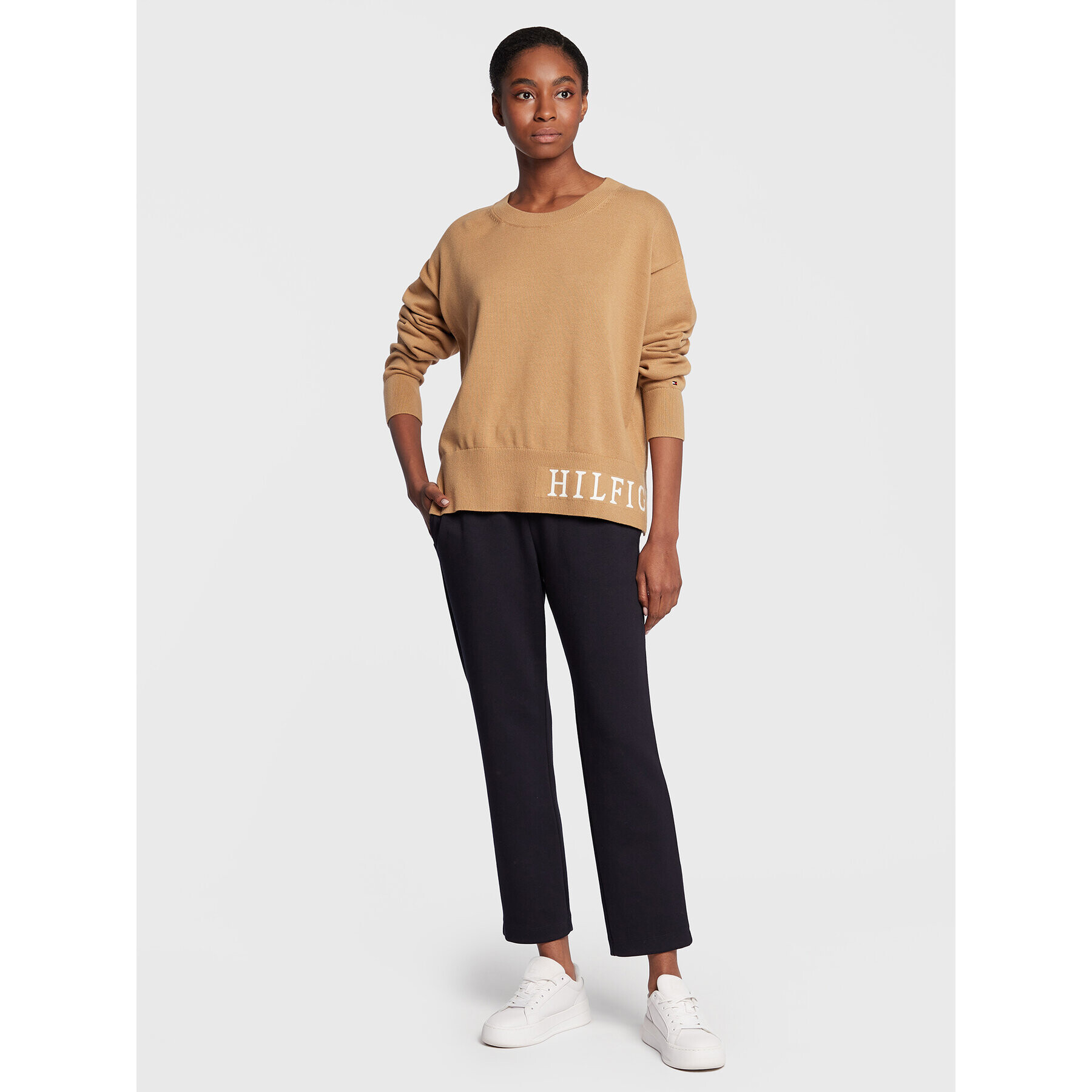 Tommy Hilfiger Пуловер Graphic WW0WW35768 Кафяв Relaxed Fit - Pepit.bg