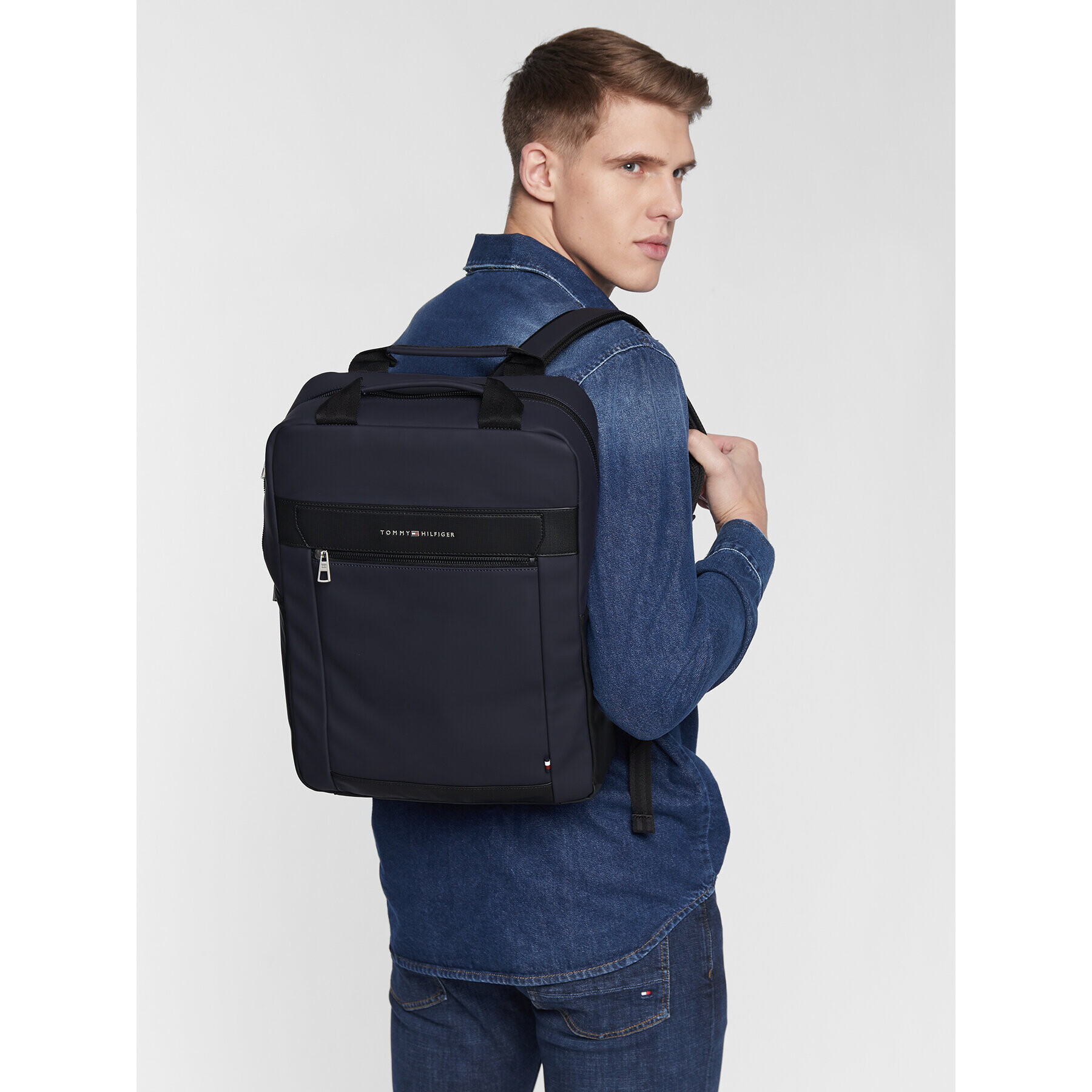 Tommy Hilfiger Раница Th Casual Backpack AM0AM10555 Тъмносин - Pepit.bg