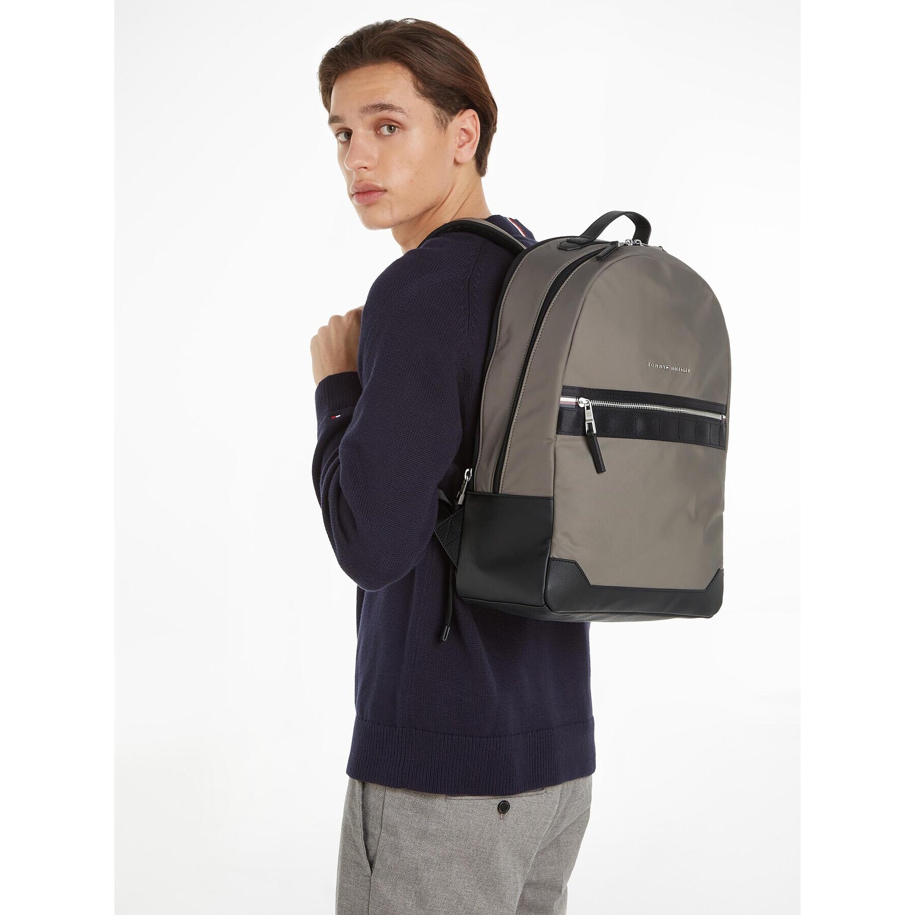 Tommy Hilfiger Раница Th Elevated Nylon Backpack AM0AM11573 Сив - Pepit.bg