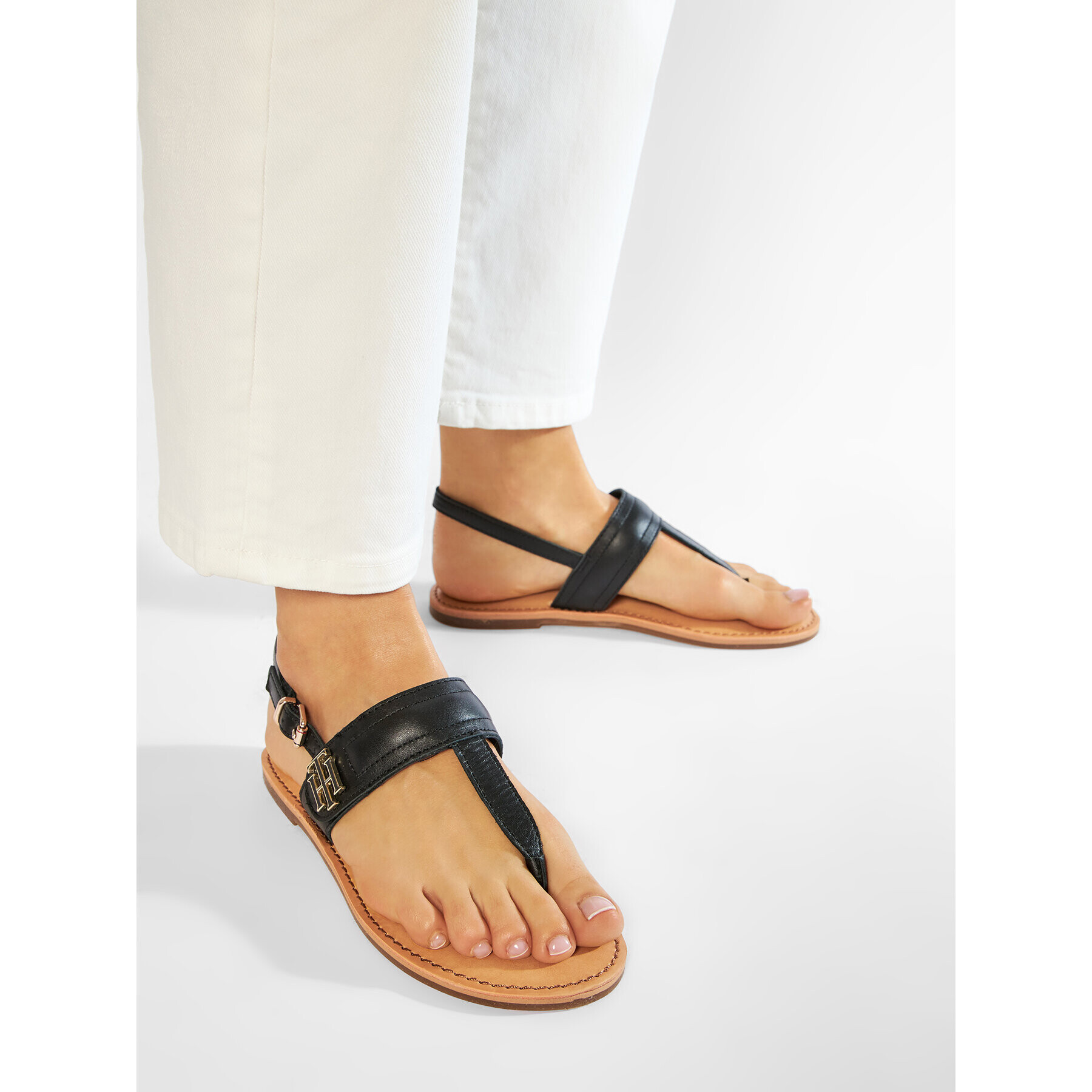 Tommy Hilfiger Сандали Hardware Th Flat Leather Sandal FW0FW05912 Черен - Pepit.bg