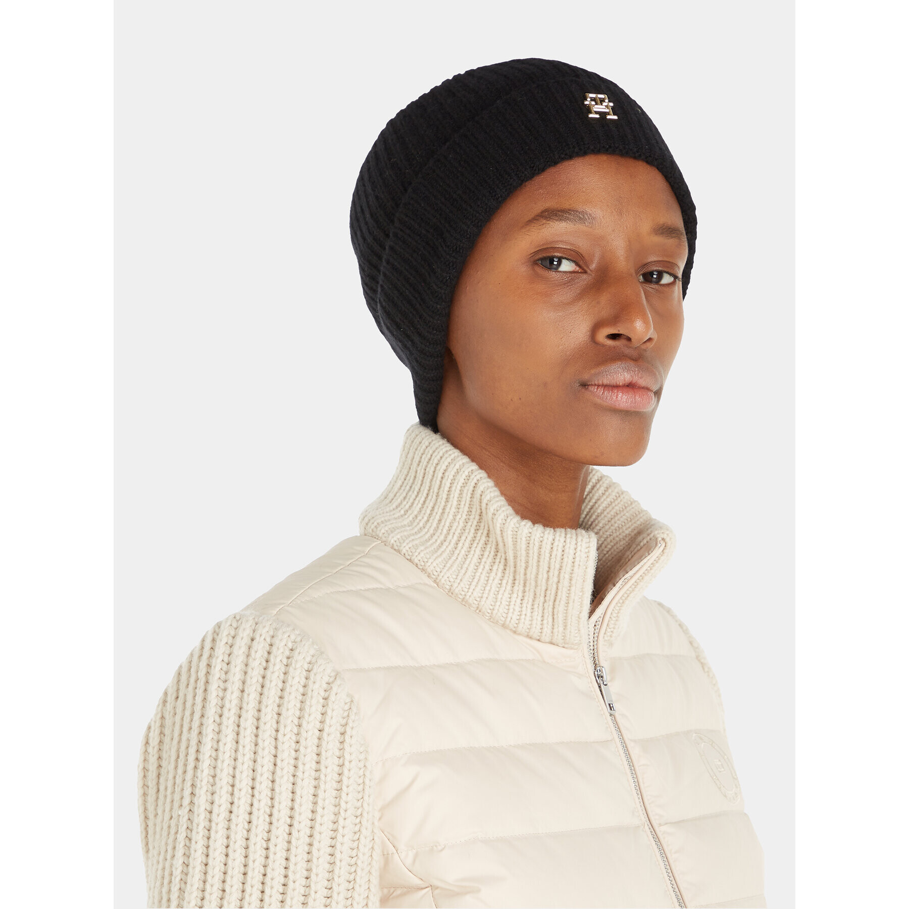 Tommy Hilfiger Шапка Cashmere Chic Beanie AW0AW15321 Черен - Pepit.bg