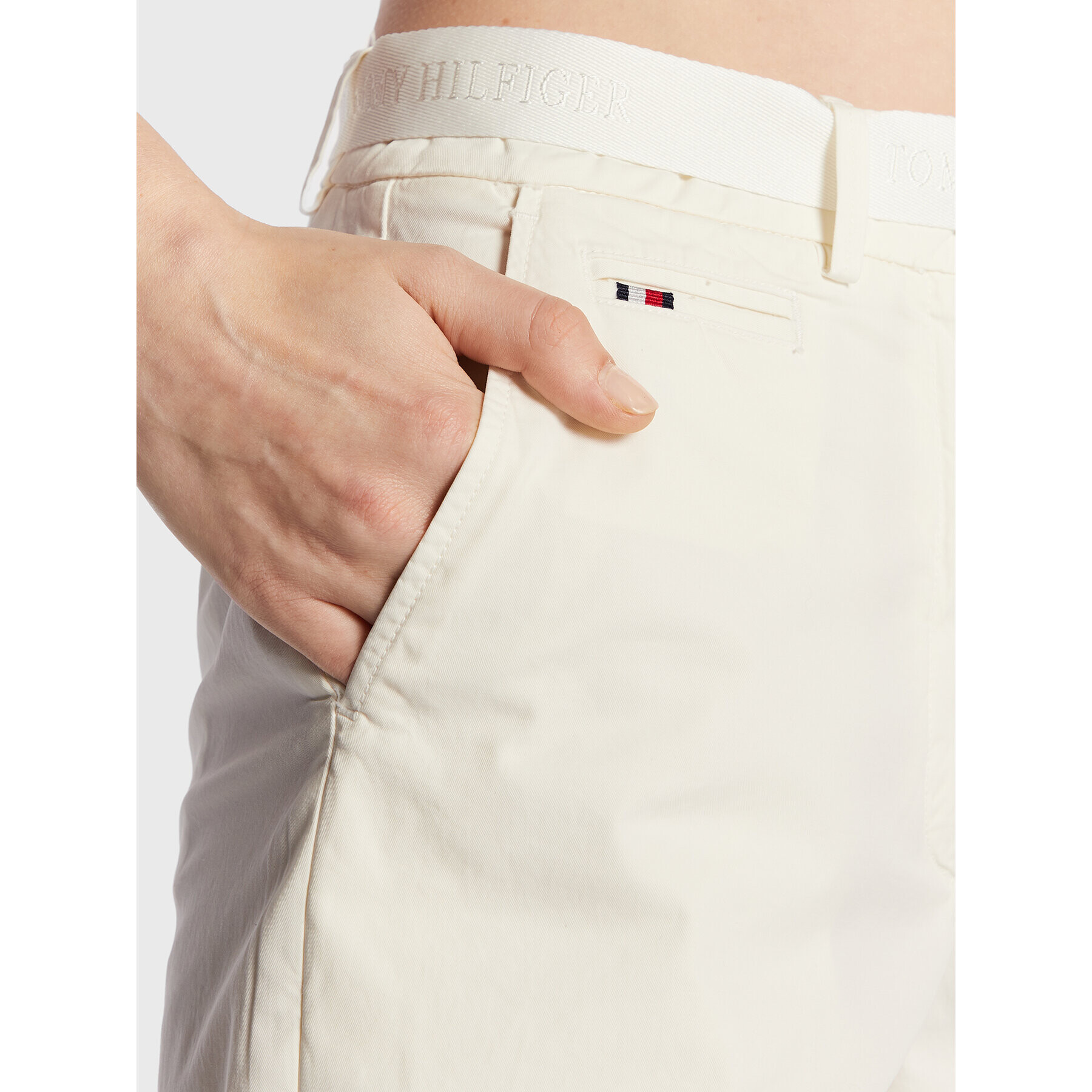 Tommy Hilfiger Шорти от плат Chino WW0WW36429 Бял Regular Fit - Pepit.bg