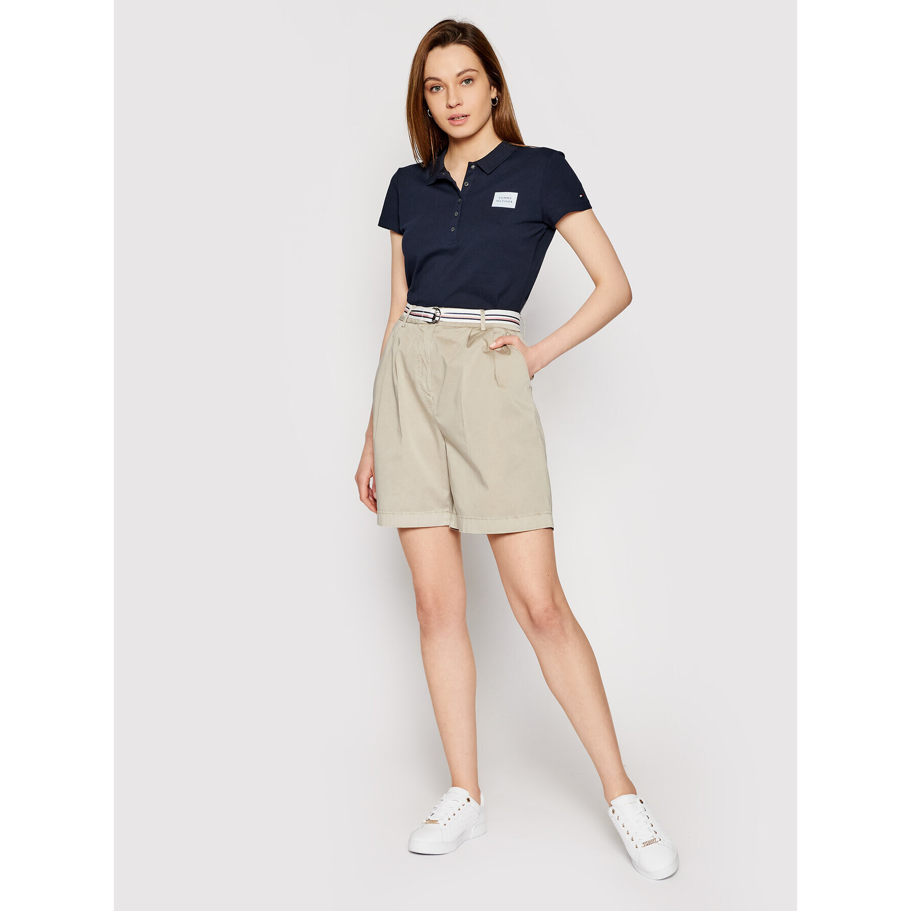 Tommy Hilfiger Шорти от плат Modern WW0WW30835 Бежов Regular Fit - Pepit.bg