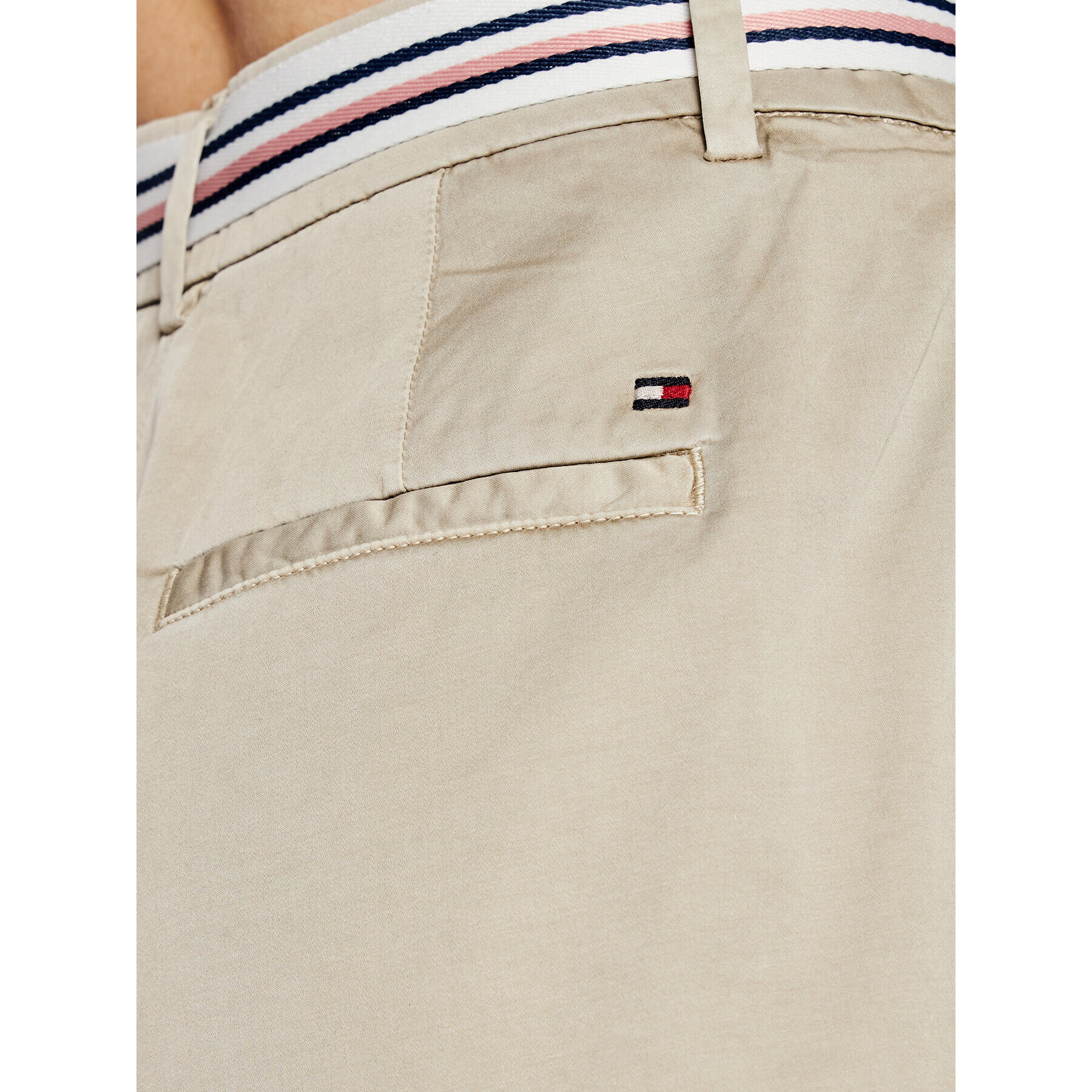 Tommy Hilfiger Шорти от плат Modern WW0WW30835 Бежов Regular Fit - Pepit.bg