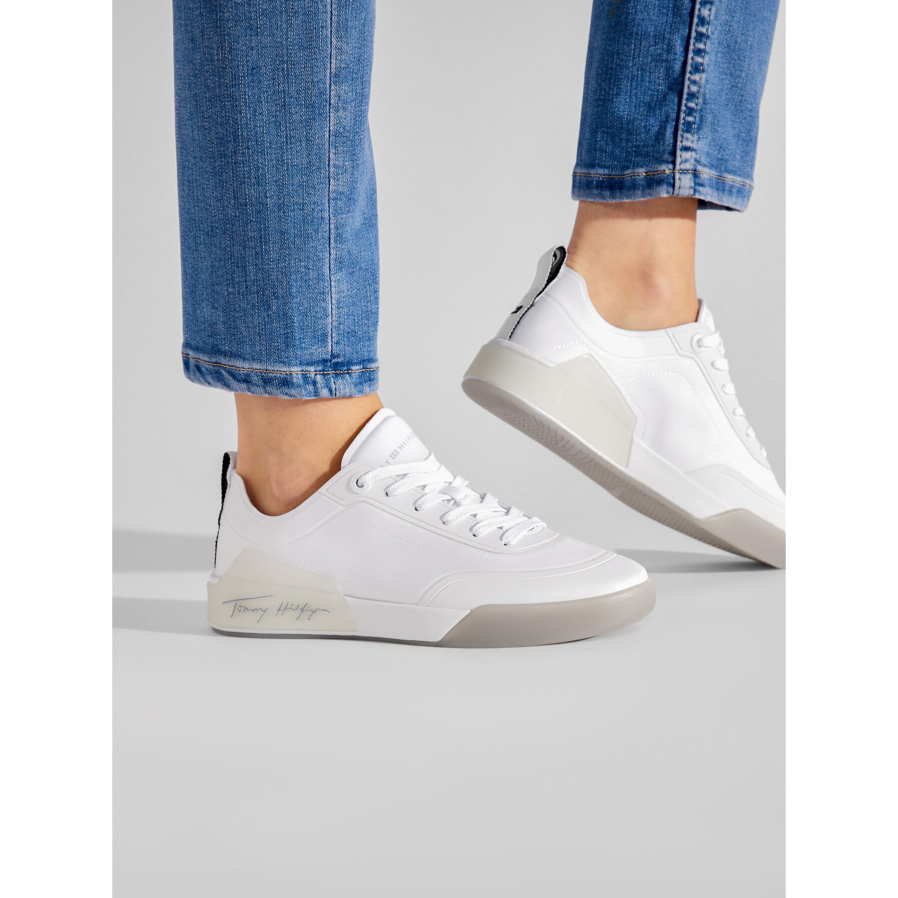 Tommy Hilfiger Сникърси Elevated Feminine Sneaker FW0FW06325 Бял - Pepit.bg