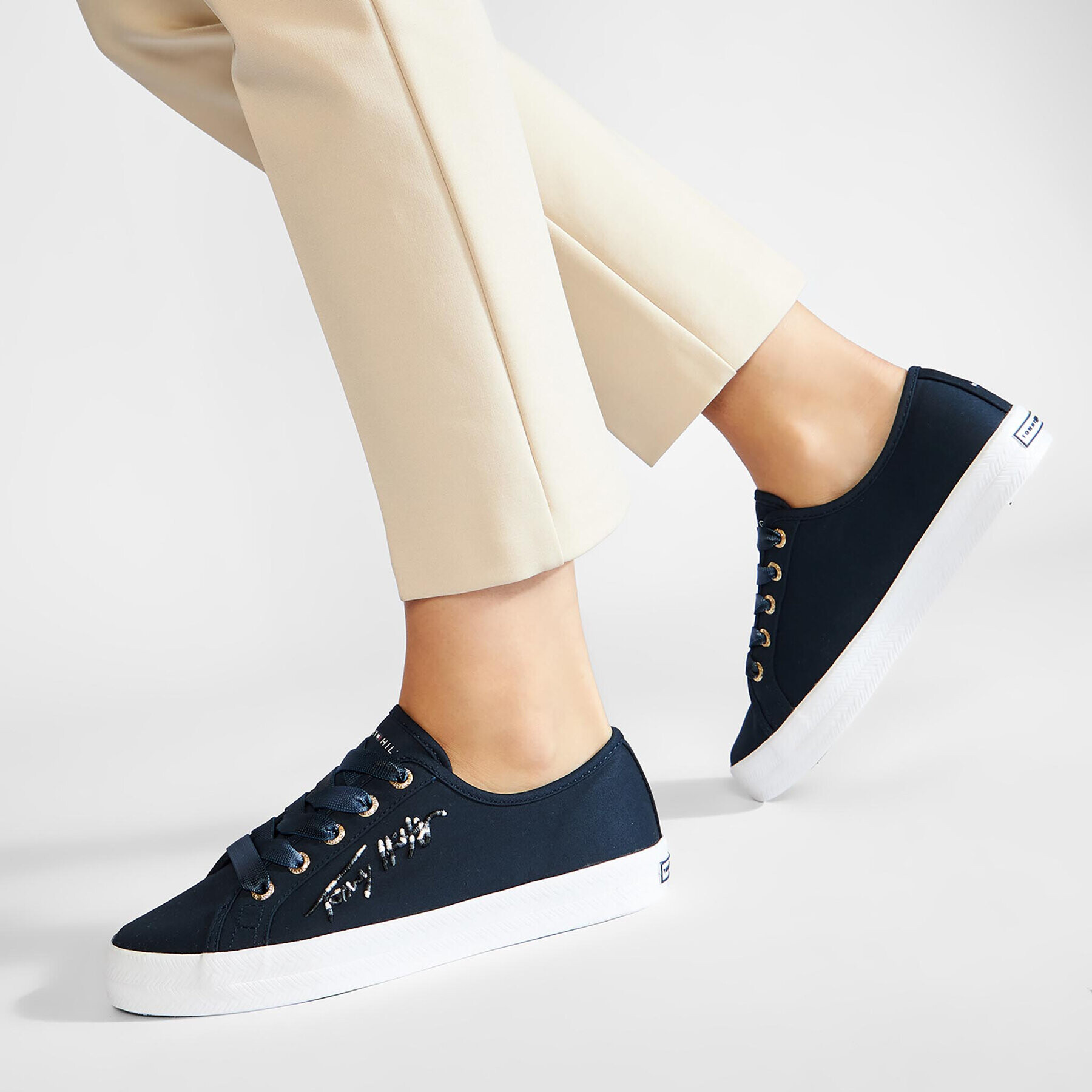 Tommy Hilfiger Сникърси Essential Gradient Sneaker FW0FW05802 Тъмносин - Pepit.bg