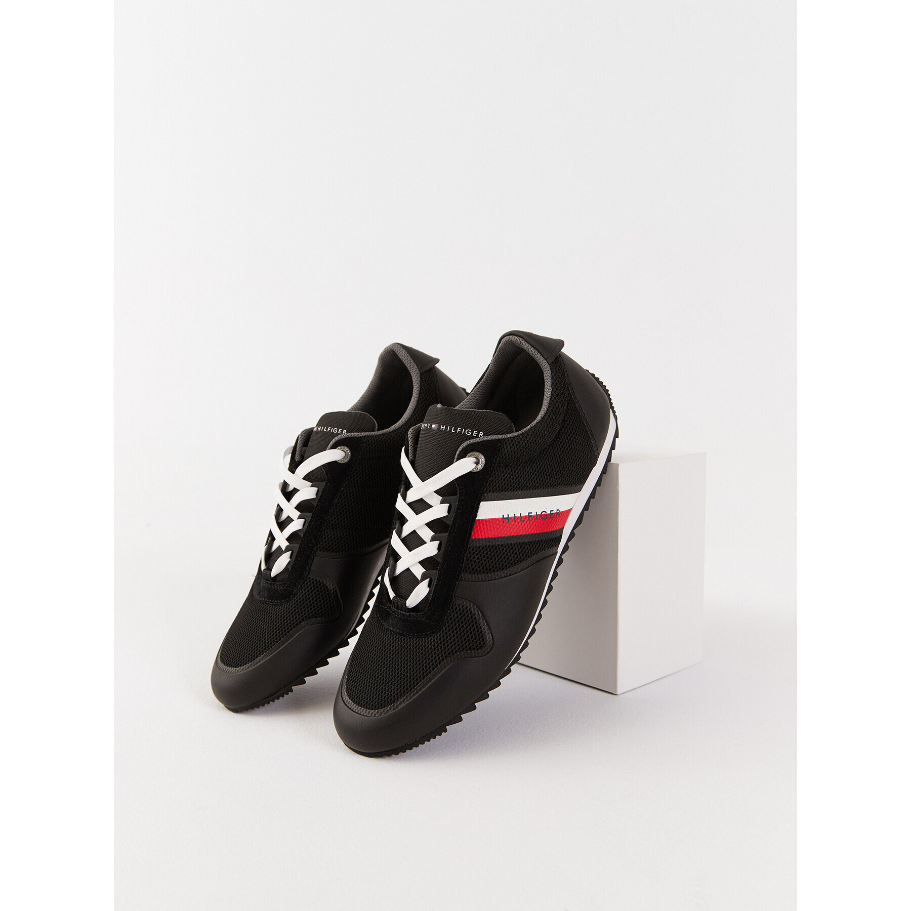 Tommy Hilfiger Сникърси Essential Modern Mesh Runner FM0FM02270 Черен - Pepit.bg