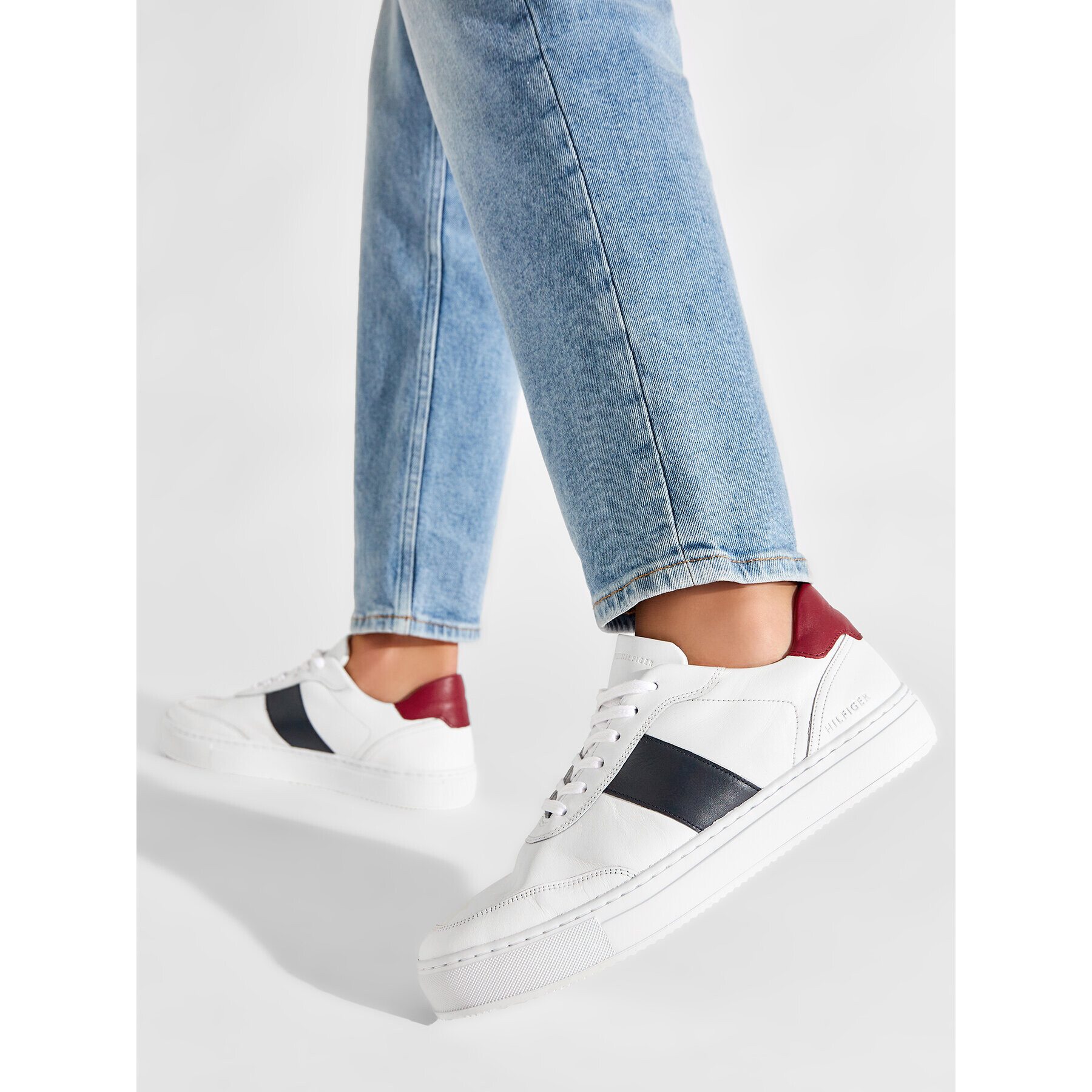 Tommy Hilfiger Сникърси Premium Cupsole Stripe FM0FM04284 Бял - Pepit.bg