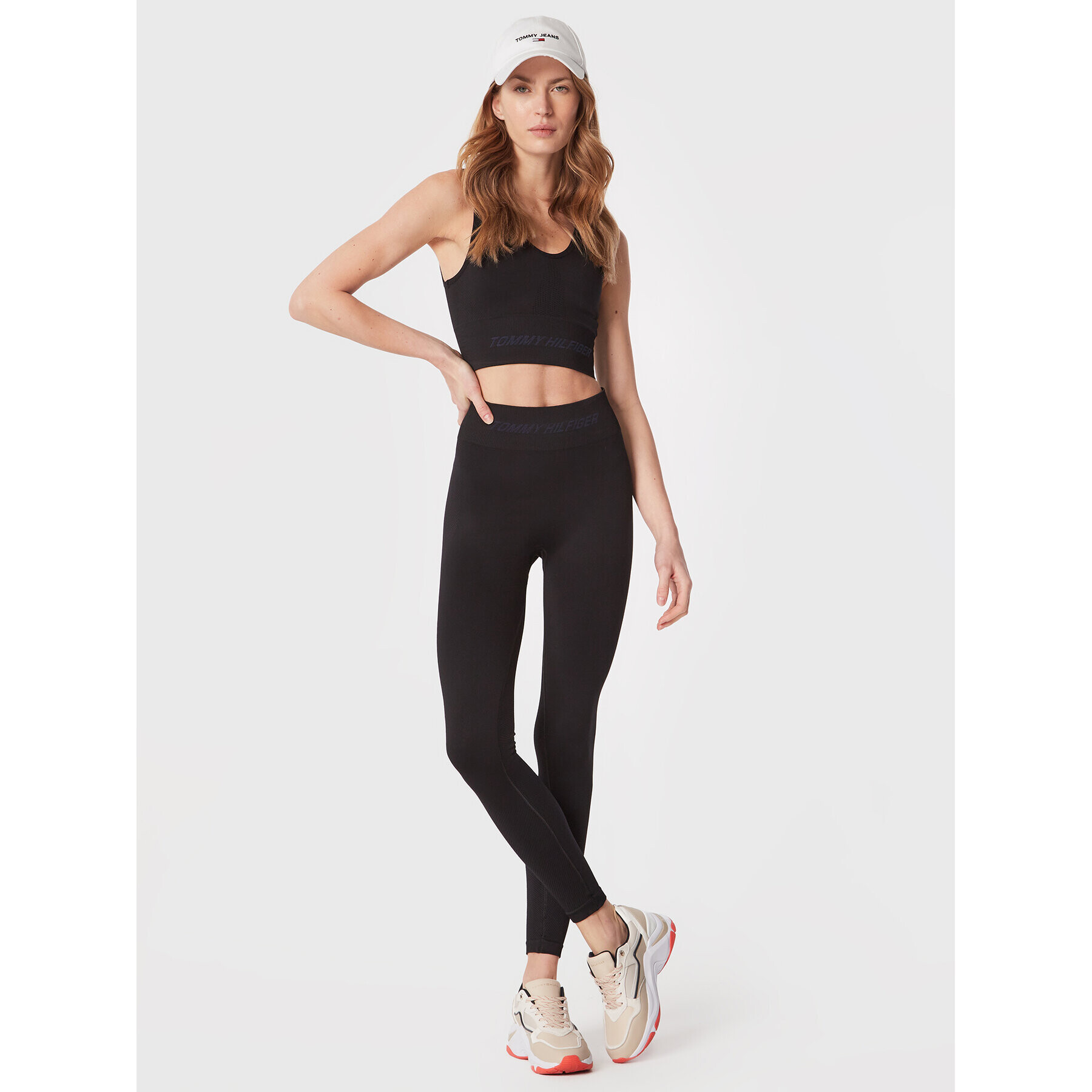 Tommy Hilfiger Спортен сутиен Intensity Shiny Seamless S10S101471 Черен - Pepit.bg