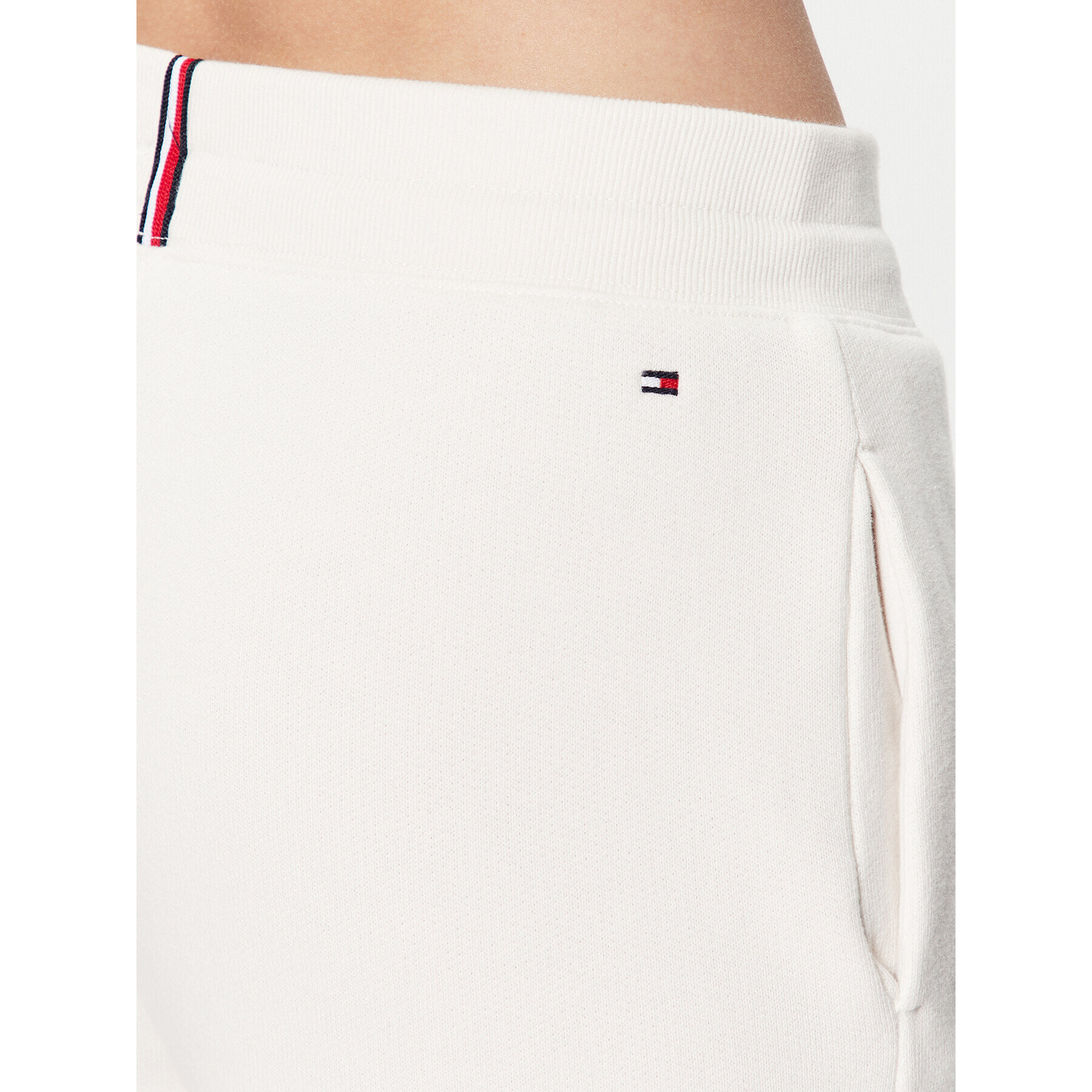 Tommy Hilfiger Спортни шорти 1985 WW0WW38348 Екрю Relaxed Fit - Pepit.bg