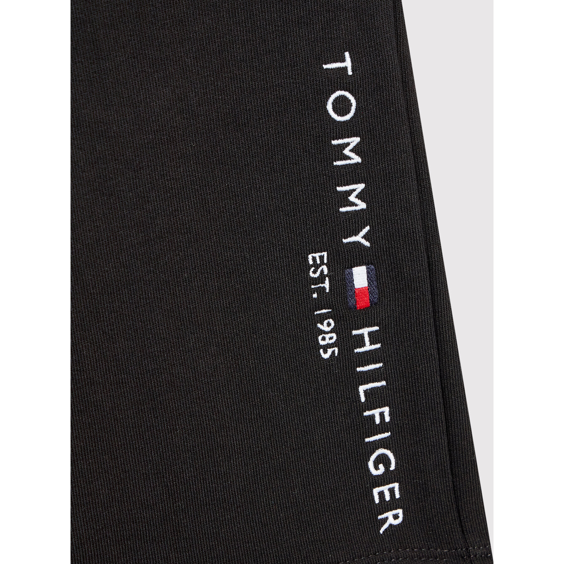 Tommy Hilfiger Спортни шорти Essential KB0KB07116 Черен Regular Fit - Pepit.bg