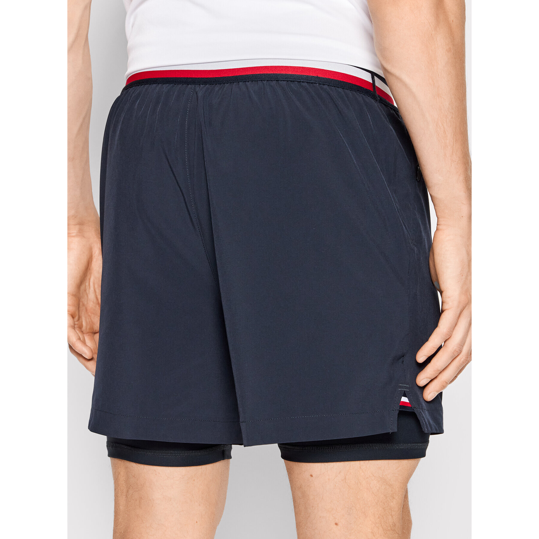 Tommy Hilfiger Спортни шорти Essential Traning MW0MW22882 Тъмносин Regular Fit - Pepit.bg