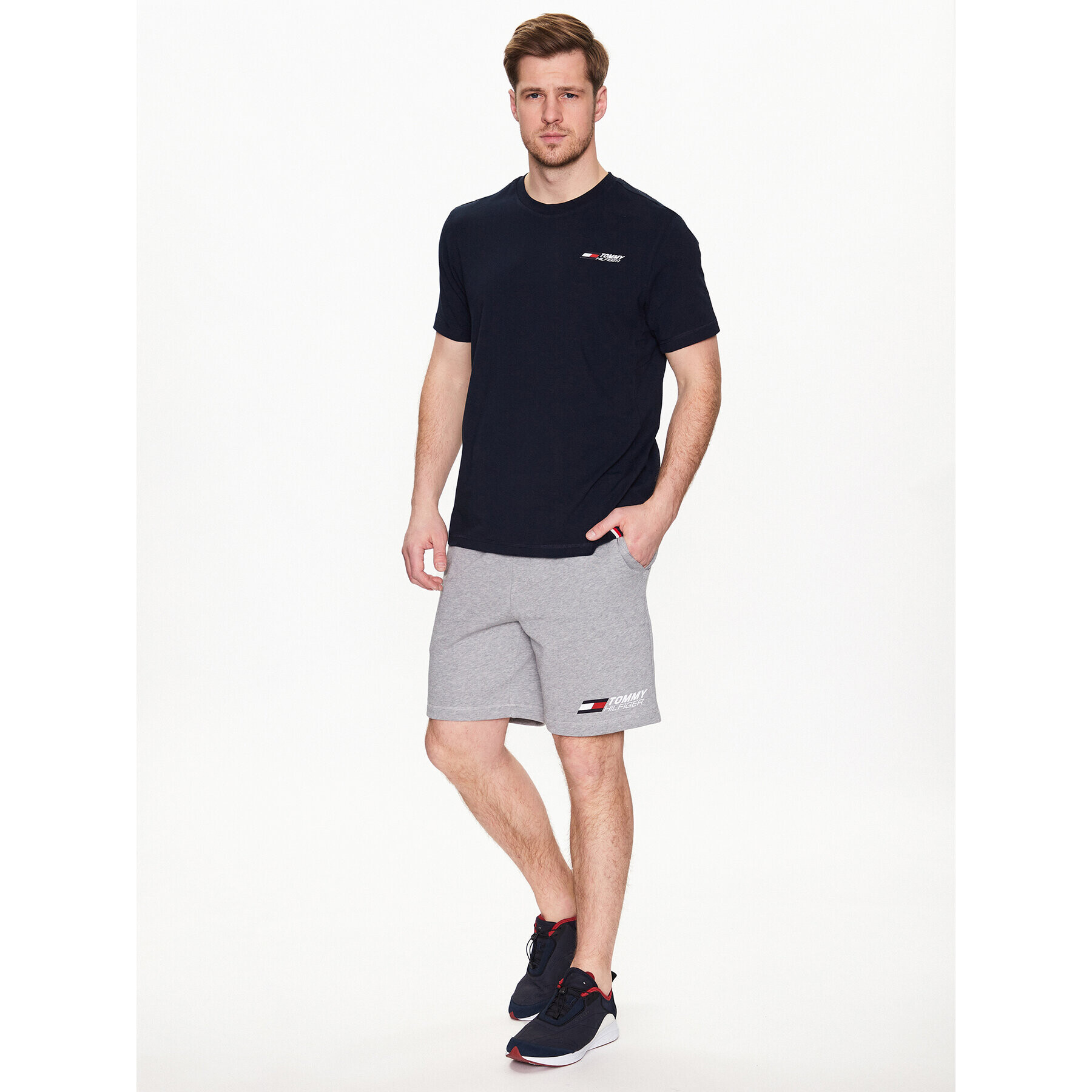 Tommy Hilfiger Спортни шорти Essentials MW0MW30398 Сив Regular Fit - Pepit.bg