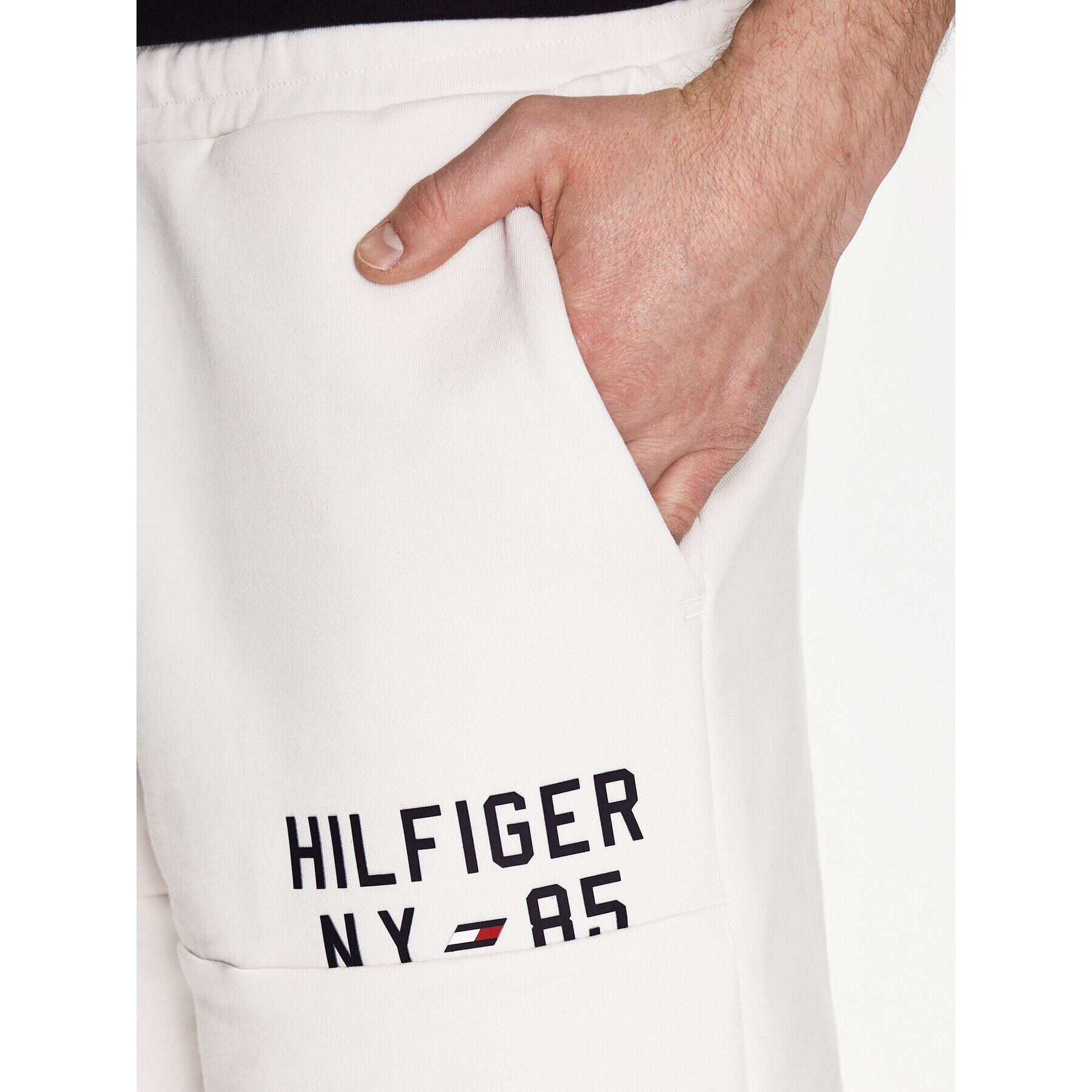 Tommy Hilfiger Спортни шорти Graphic MW0MW30413 Екрю Regular Fit - Pepit.bg