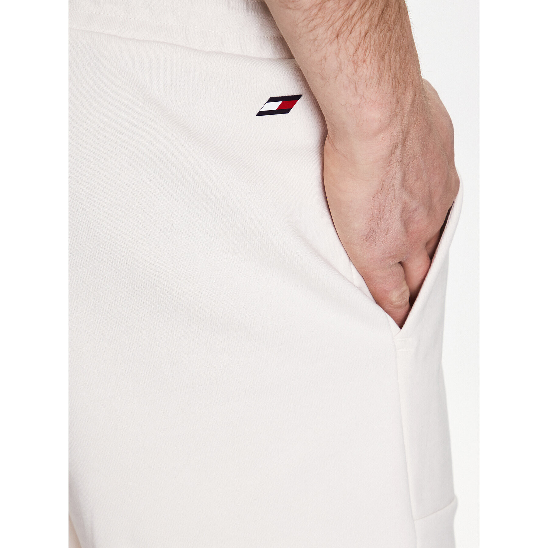 Tommy Hilfiger Спортни шорти Graphic MW0MW30413 Екрю Regular Fit - Pepit.bg