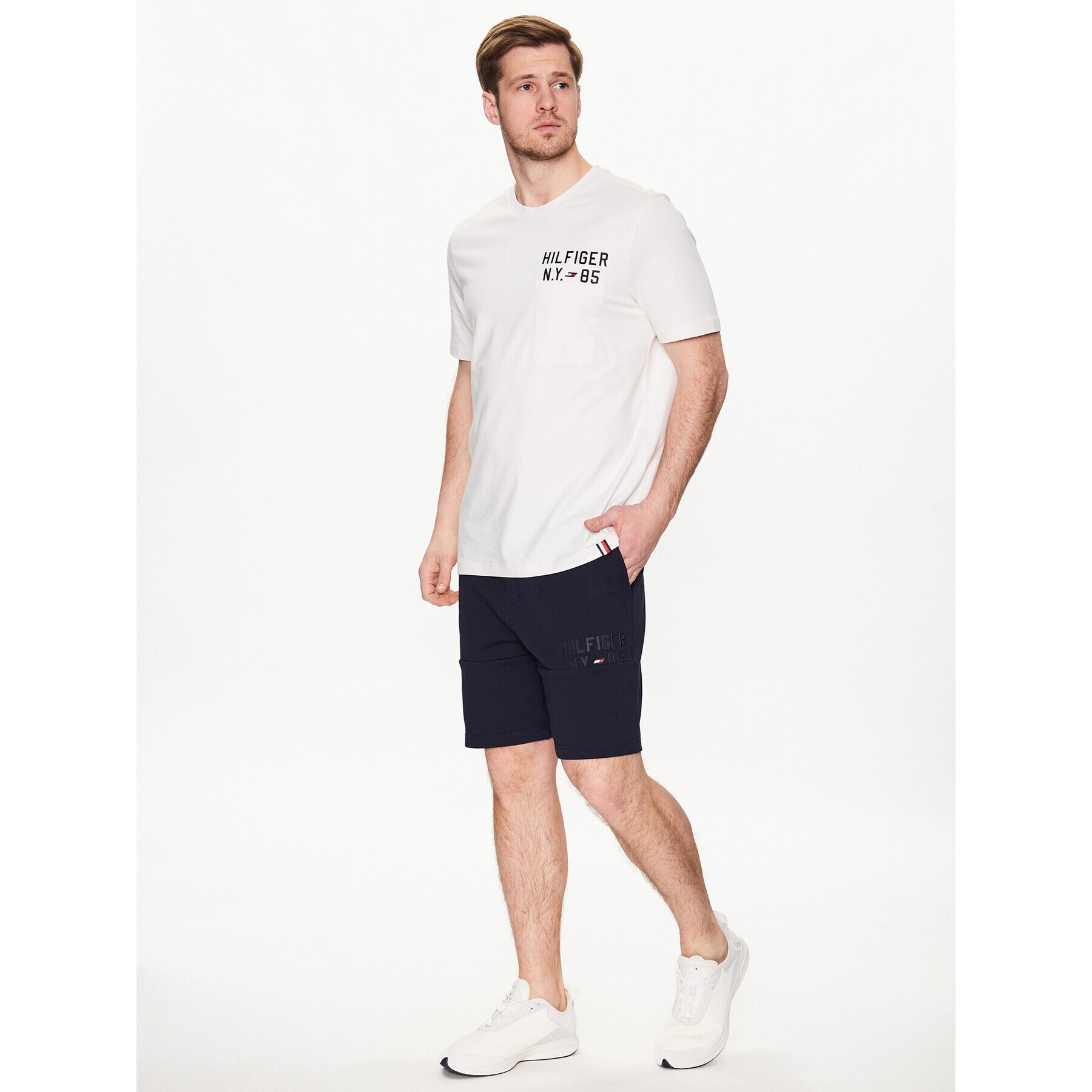 Tommy Hilfiger Спортни шорти Graphic MW0MW30413 Тъмносин Regular Fit - Pepit.bg