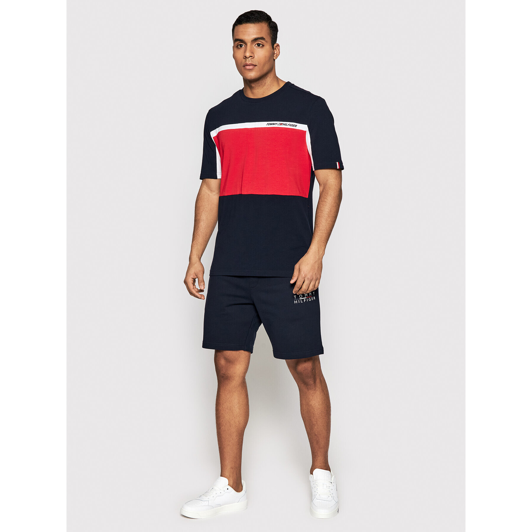 Tommy Hilfiger Спортни шорти Square Logo MW0MW24152 Тъмносин Regular Fit - Pepit.bg