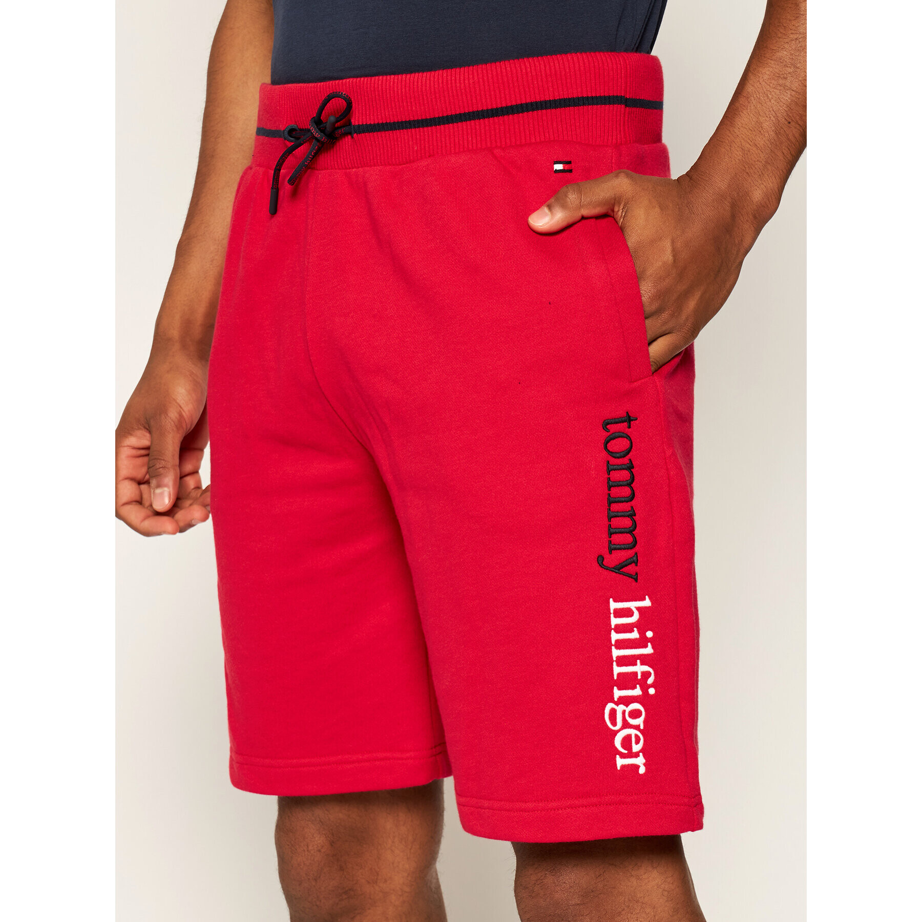 Tommy Hilfiger Спортни шорти UM0UM01767 Червен Regular Fit - Pepit.bg