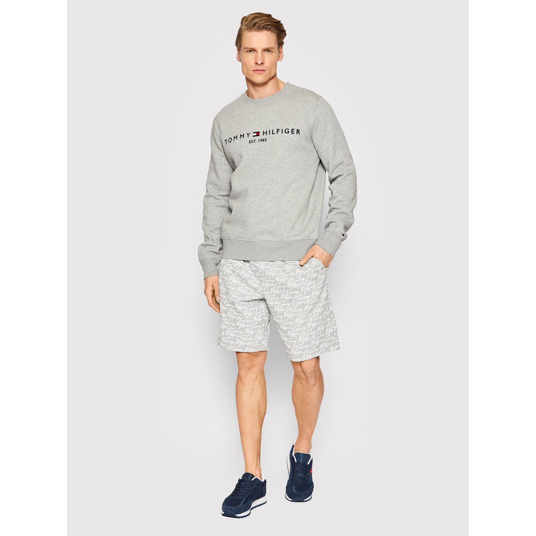 Tommy Hilfiger Спортни шорти UM0UM02193 Сив Regular Fit - Pepit.bg