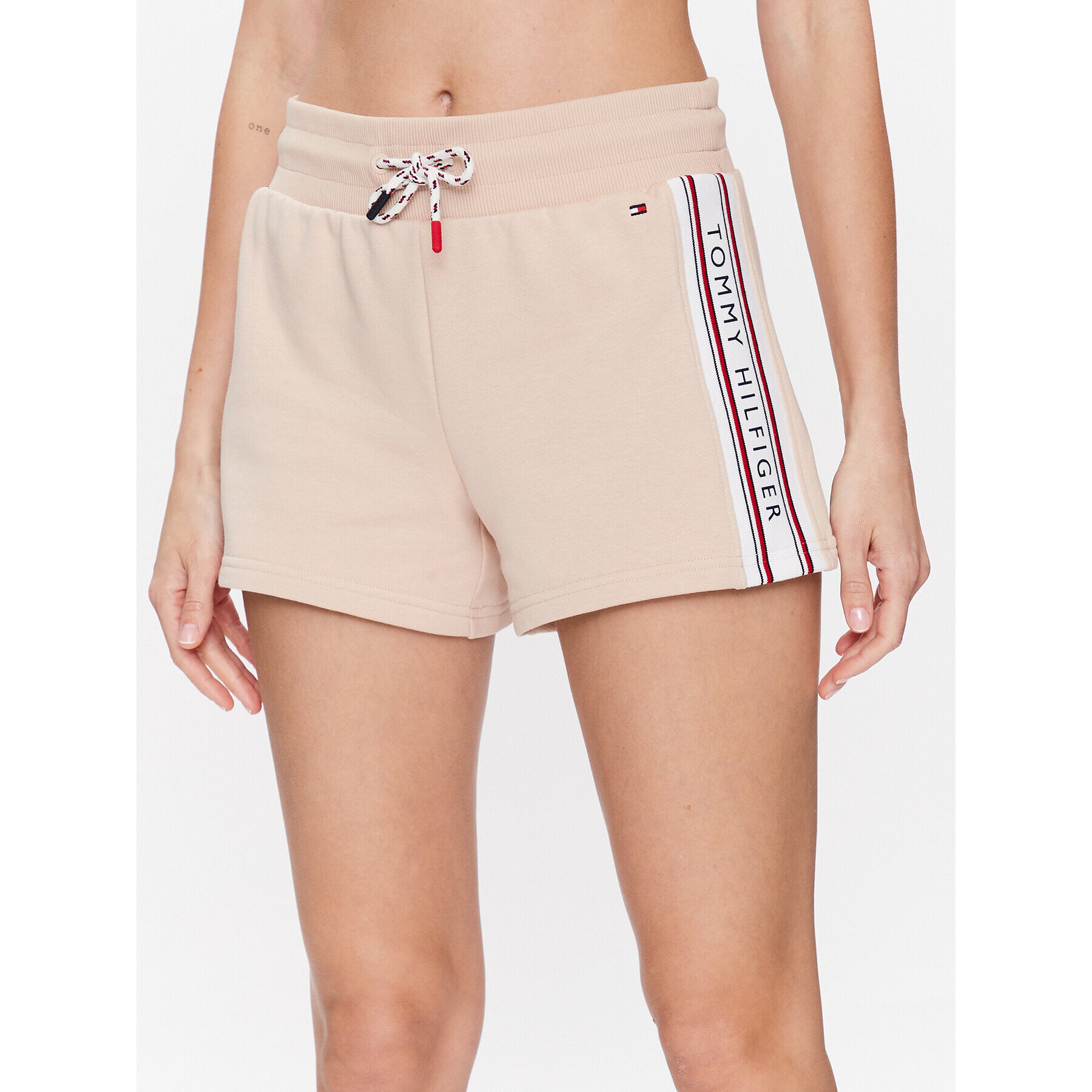 Tommy Hilfiger Спортни шорти UW0UW04437 Бежов Regular Fit - Pepit.bg