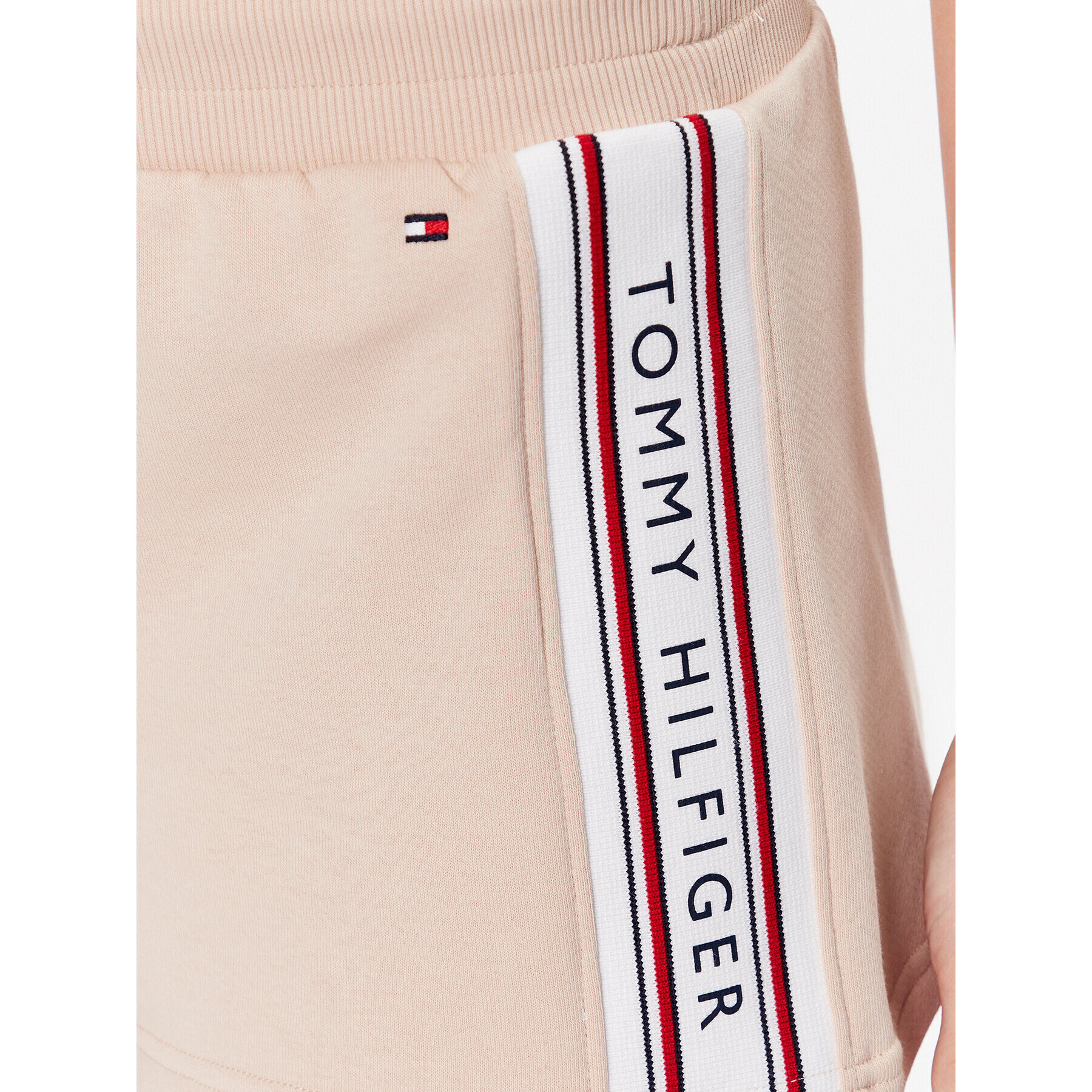 Tommy Hilfiger Спортни шорти UW0UW04437 Бежов Regular Fit - Pepit.bg