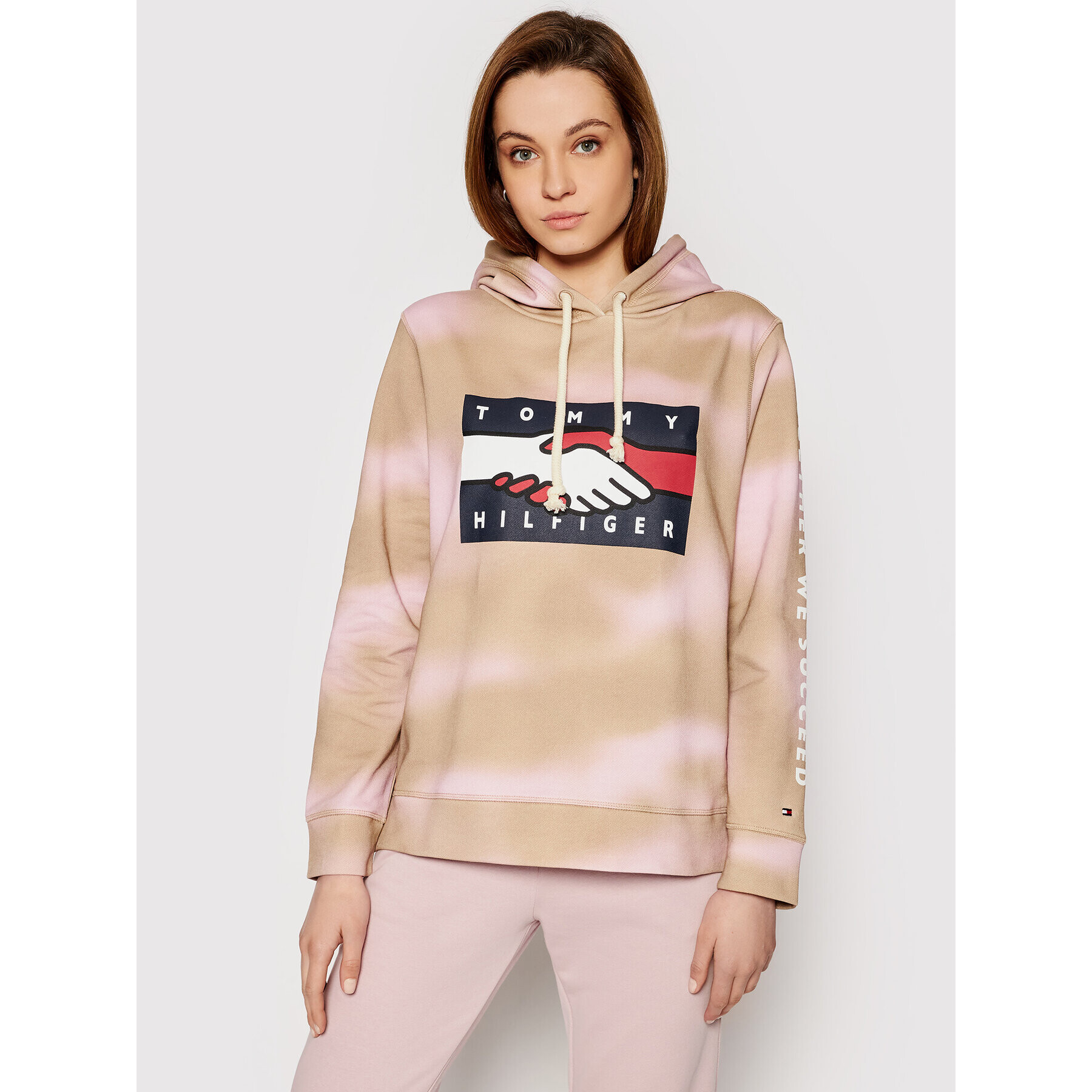 Tommy Hilfiger Суитшърт Abo Earth Day WW0WW32330 Златист Regular Fit - Pepit.bg