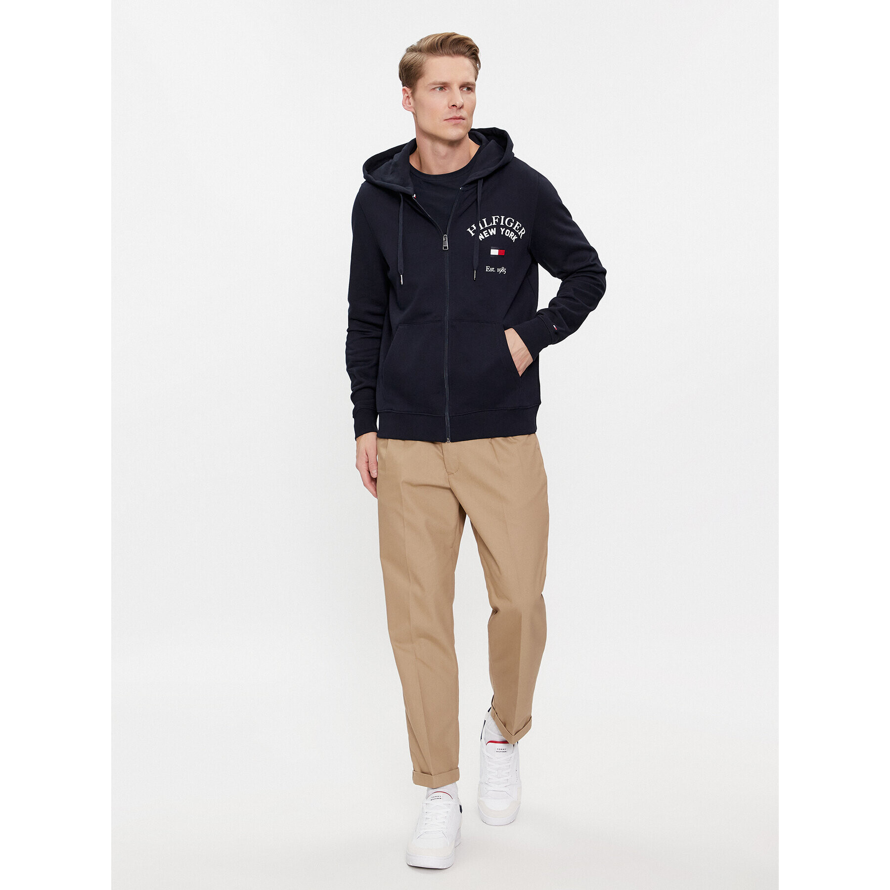 Tommy Hilfiger Суитшърт Arched Varsity MW0MW33644 Тъмносин Regular Fit - Pepit.bg