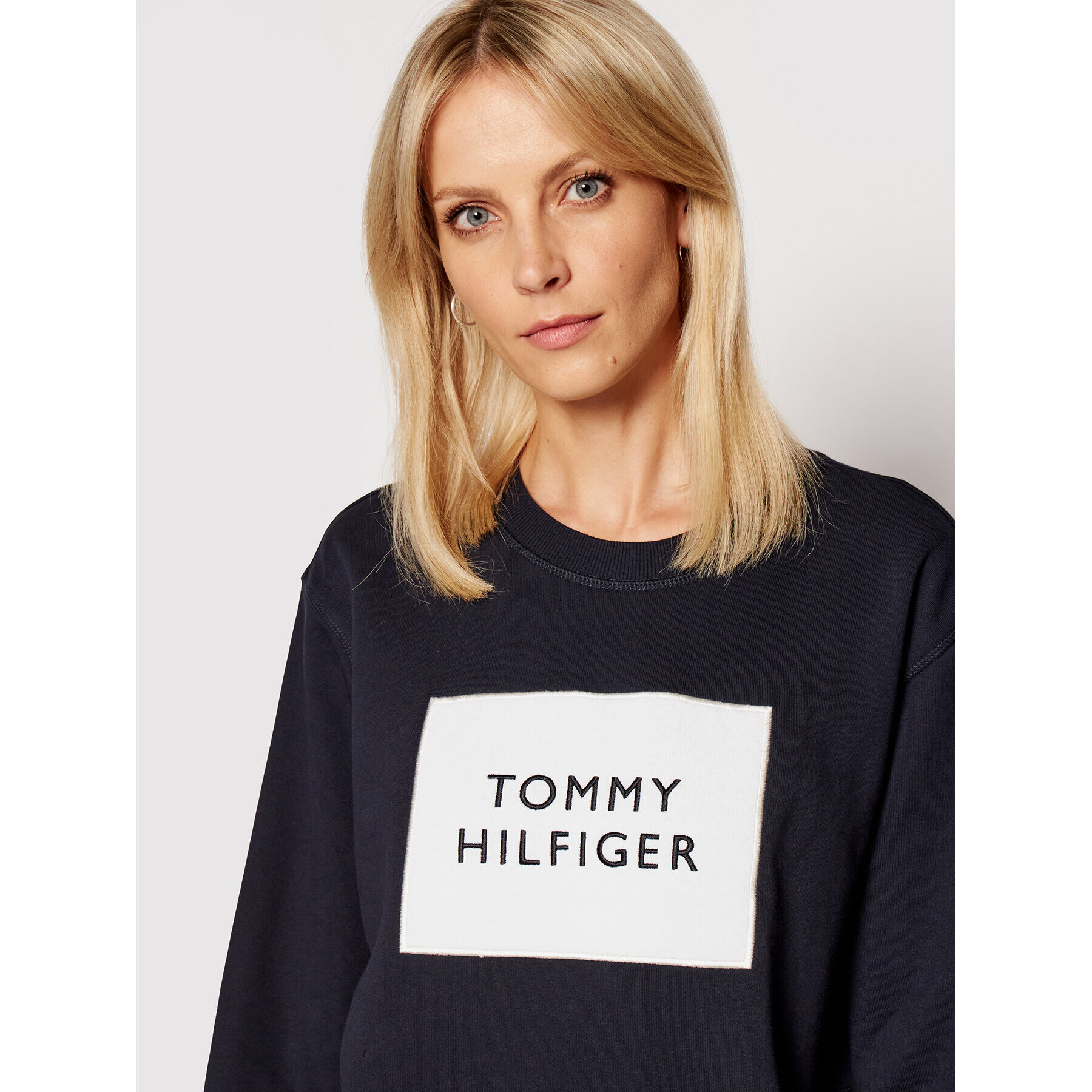 Tommy Hilfiger Суитшърт Box WW0WW30391 Тъмносин Relaxed Fit - Pepit.bg