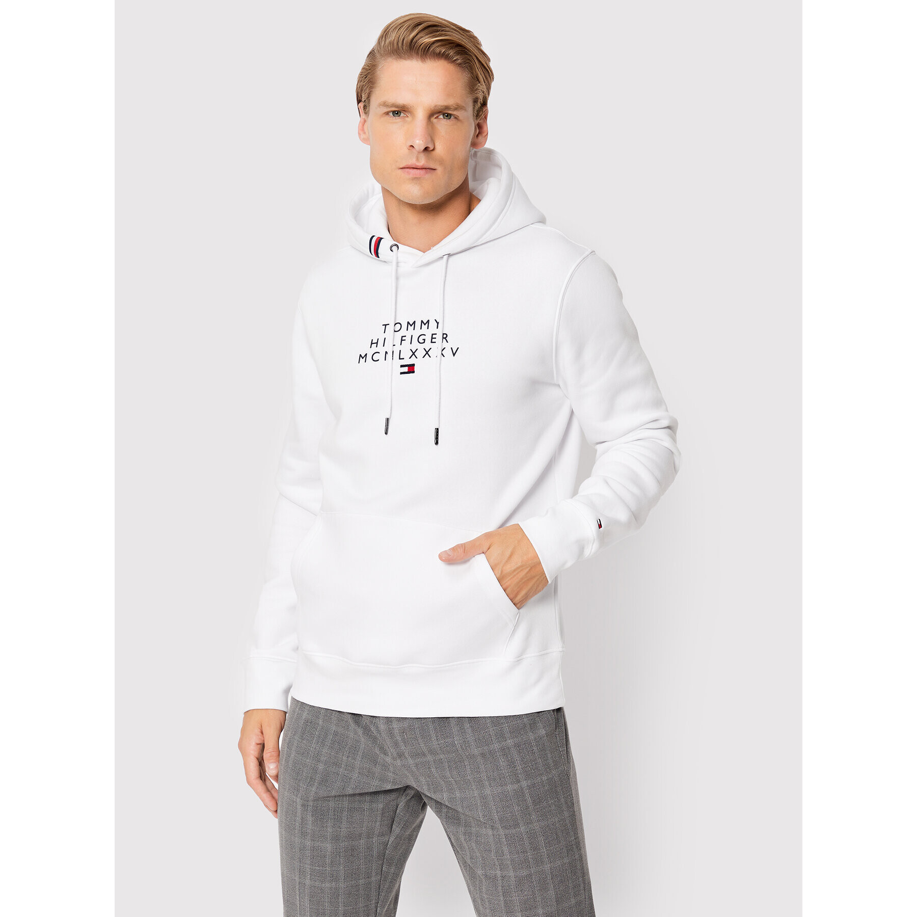 Tommy Hilfiger Суитшърт Centre Graphic MW0MW24538 Бял Regular Fit - Pepit.bg